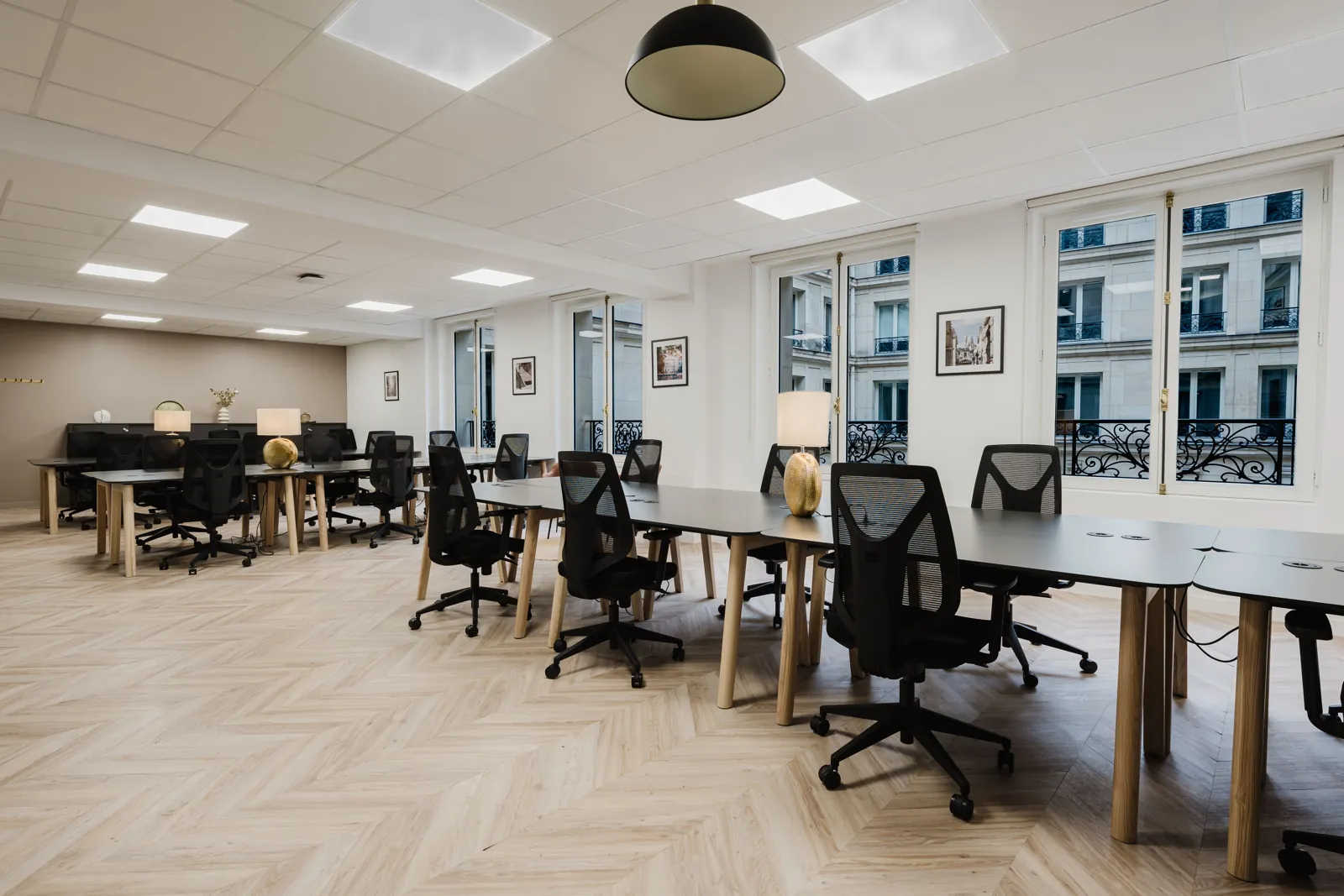 Grand bureau privé 65 postes à louer - Paris 8e
