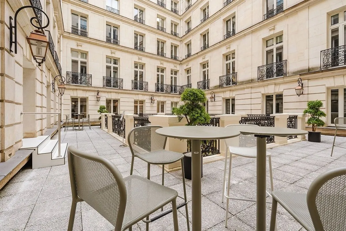 Grand bureau privé 65 postes à louer - Paris 8e