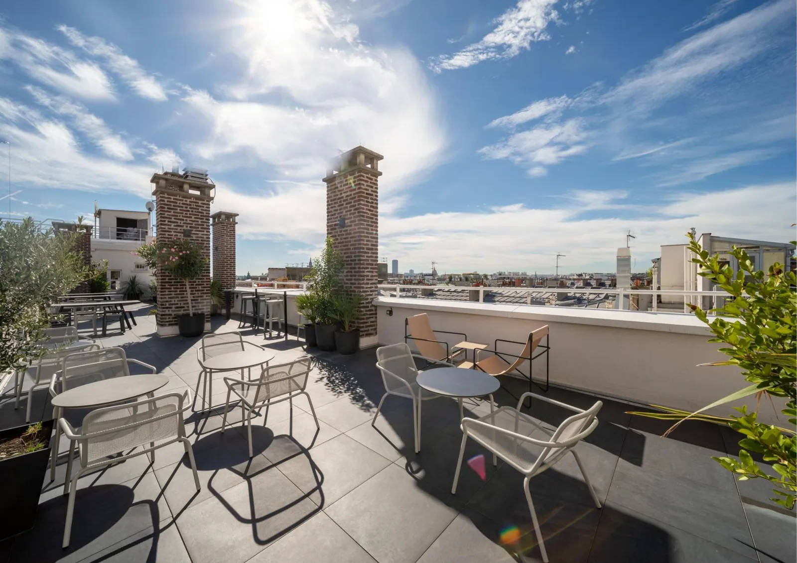 Bureau privé 8 postes à louer à Paris 8e | Flashoffice