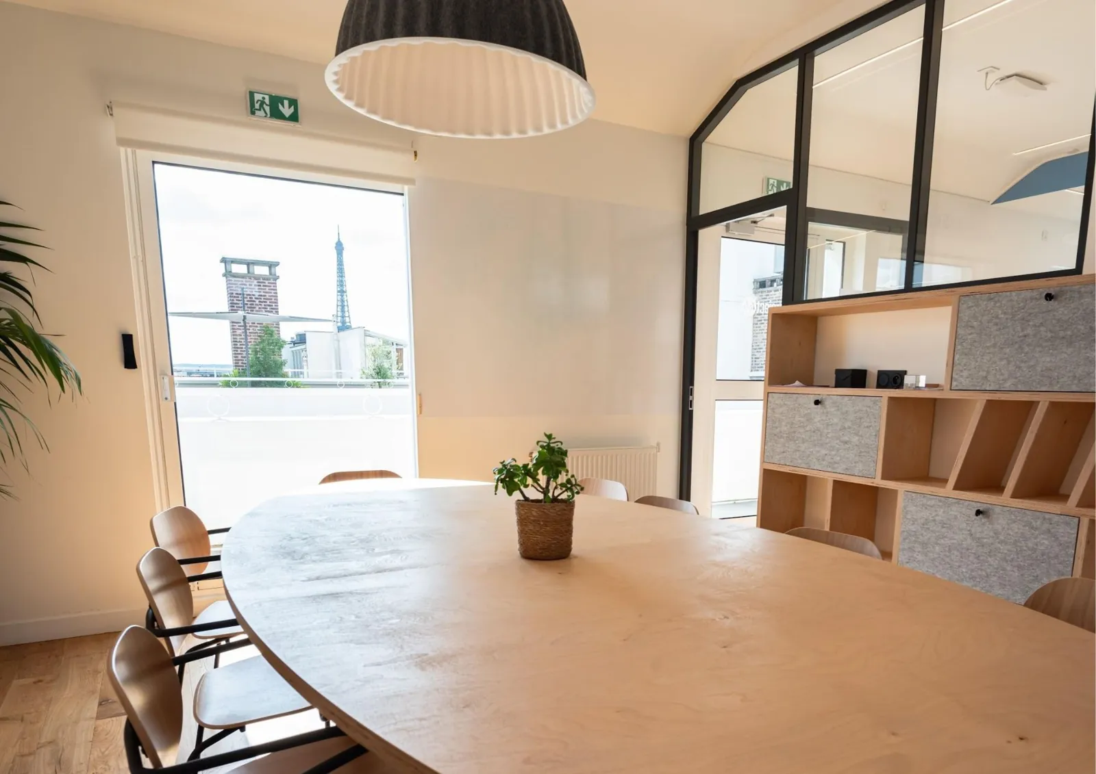 Bureau privé 8 postes à louer à Paris 8e | Flashoffice