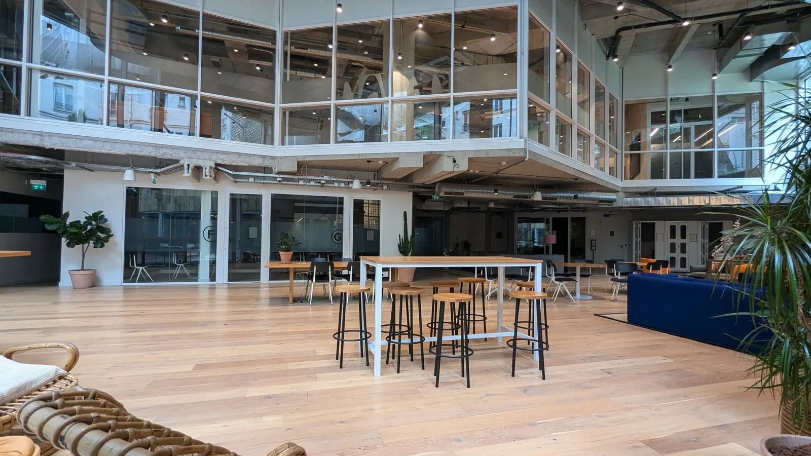 Bureau indépendant 25 postes - Paris 17e (Pereire)