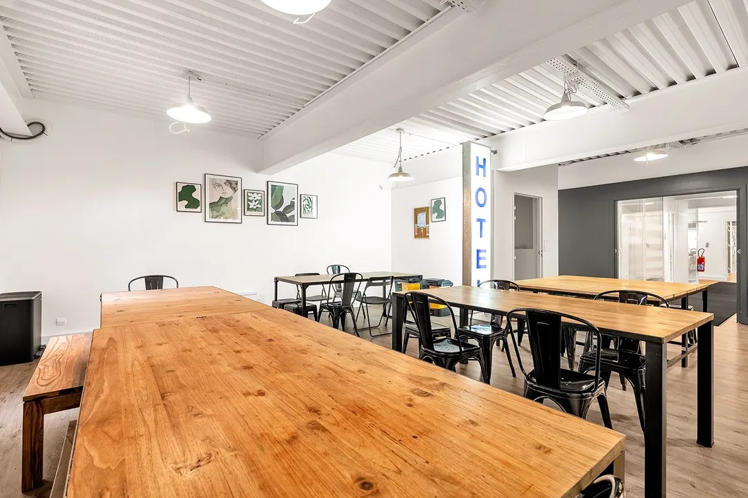 Bureau indépendant 98 postes - Paris 10e (Strasbourg)