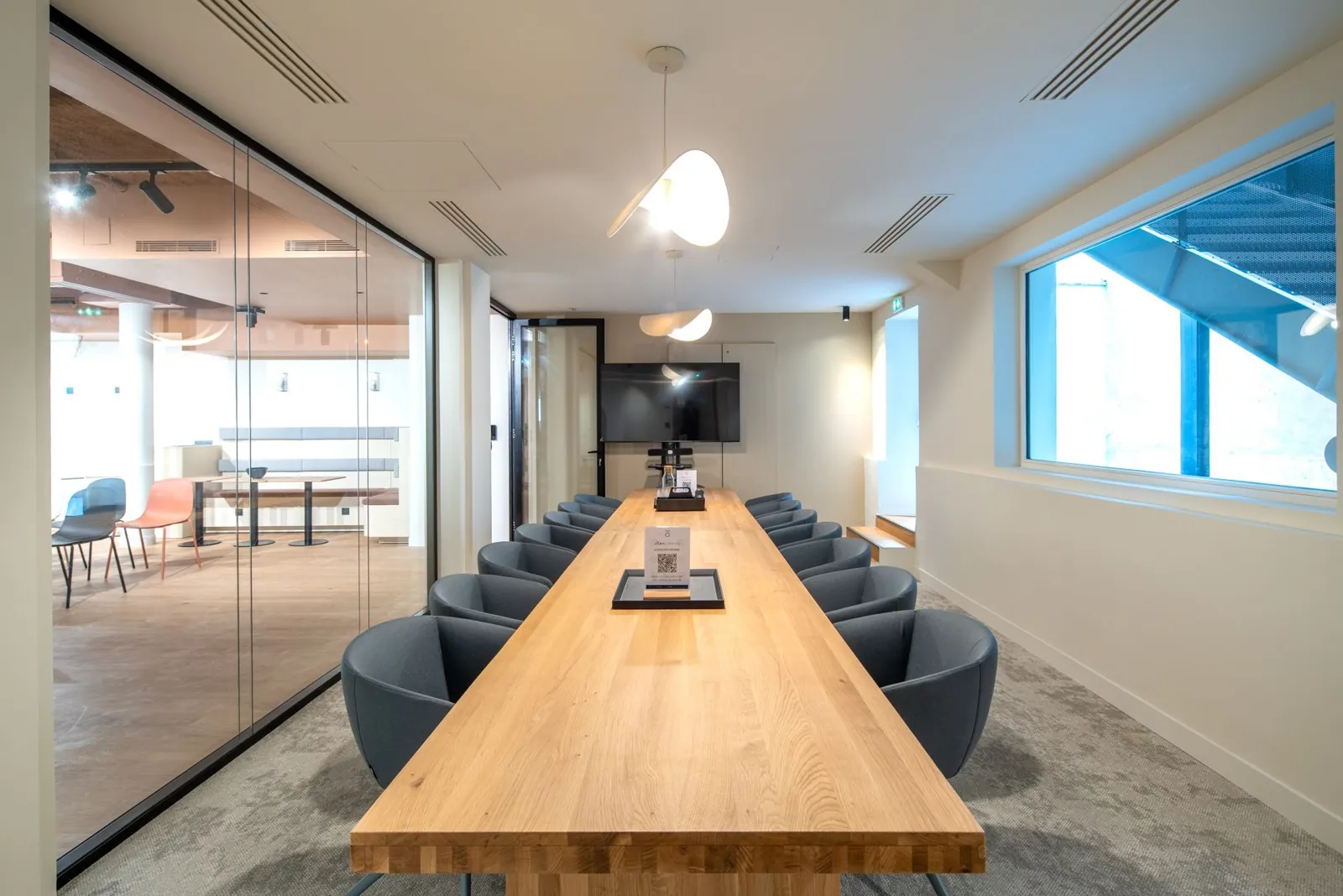 Bureau indépendant 64 postes - Paris 10e (Lucien Sampaix)