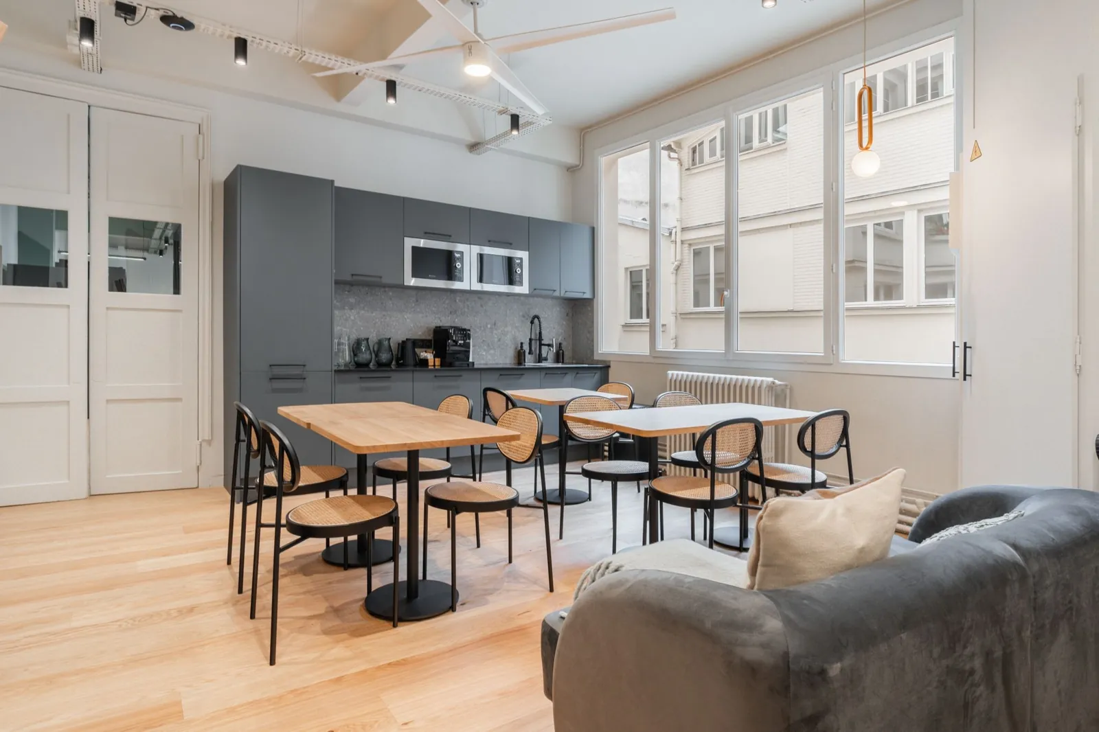 Bureau indépendant 18 postes - Paris 3e (Béranger)