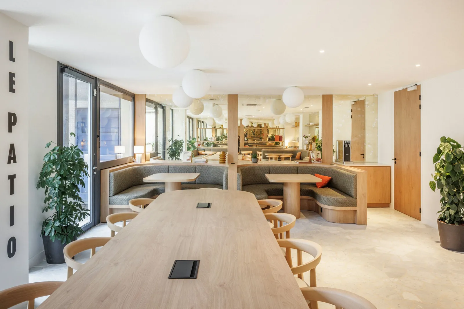 Bureau indépendant 27 postes - Neuilly-sur-Seine