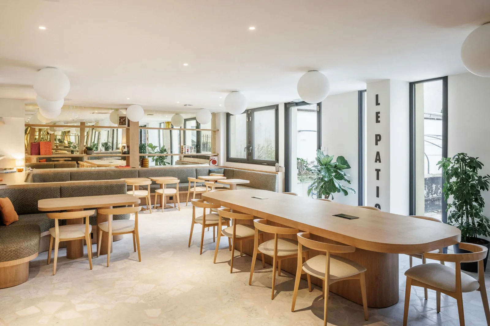 Bureau indépendant 27 postes - Neuilly-sur-Seine