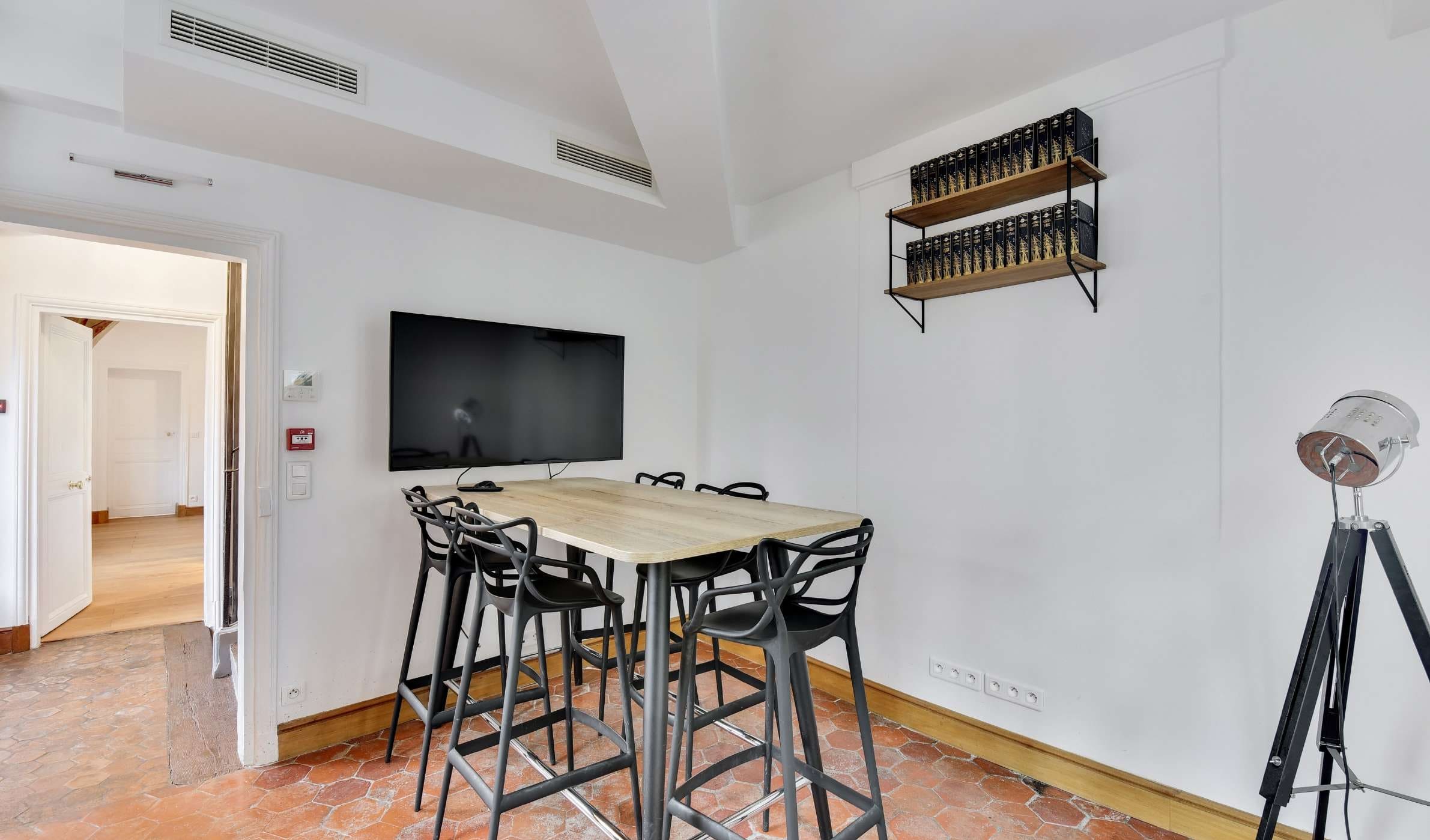 Bureau indépendant 10 postes - Paris 3e (Chapon)