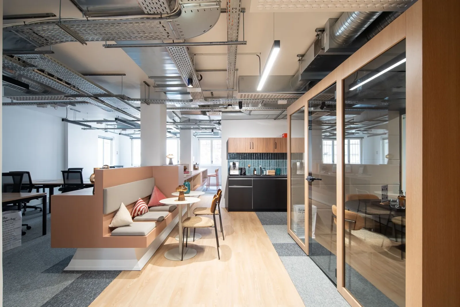 Bureau indépendant 60 postes - Paris 10e (Lucien Sampaix)
