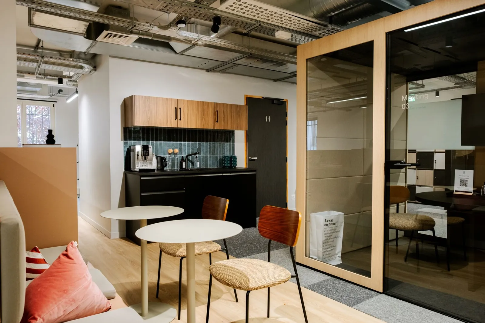 Bureau indépendant 60 postes - Paris 10e (Lucien Sampaix)