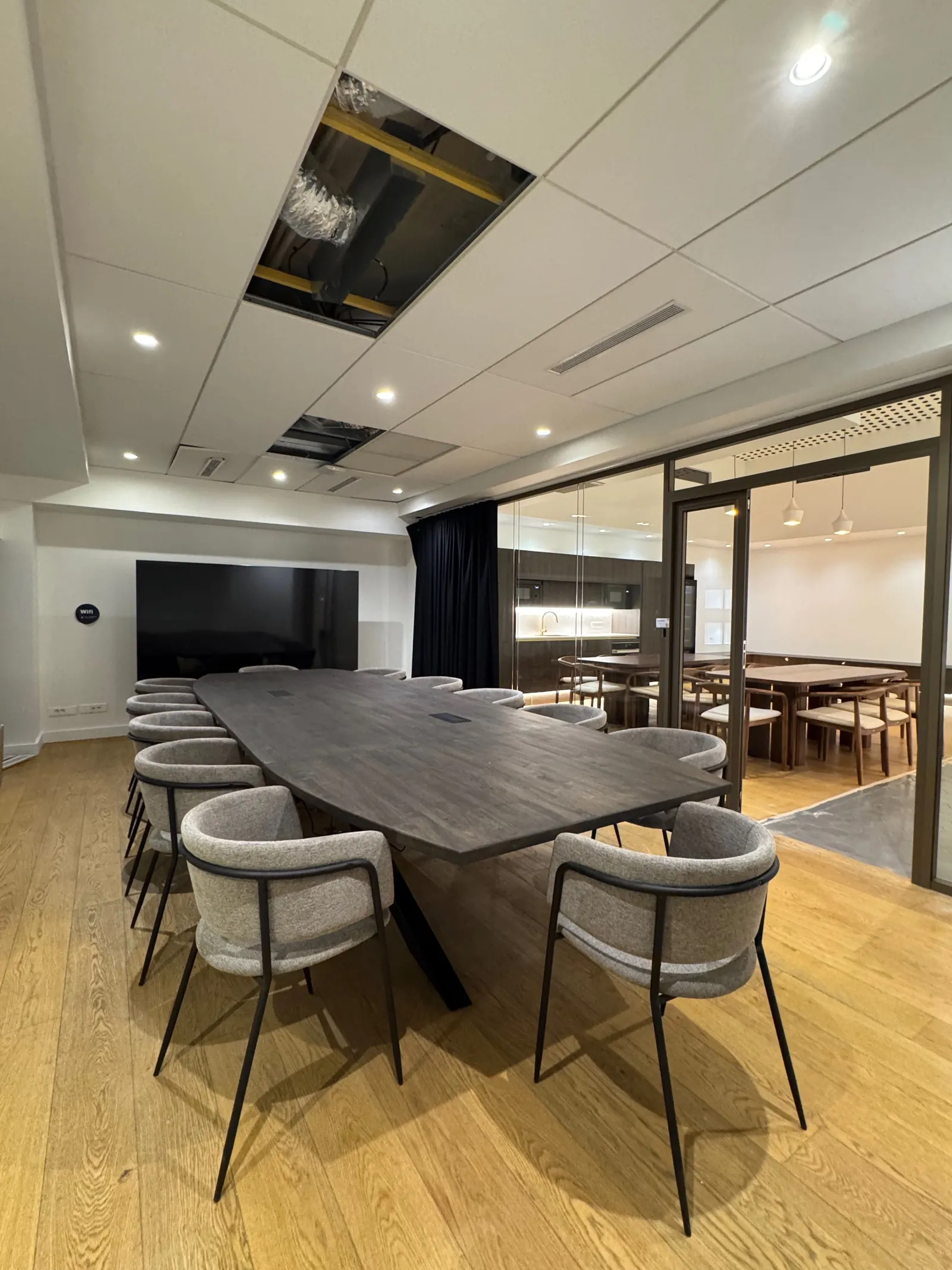 Bureau indépendant 120 postes - Paris 16e (Pergolèse)