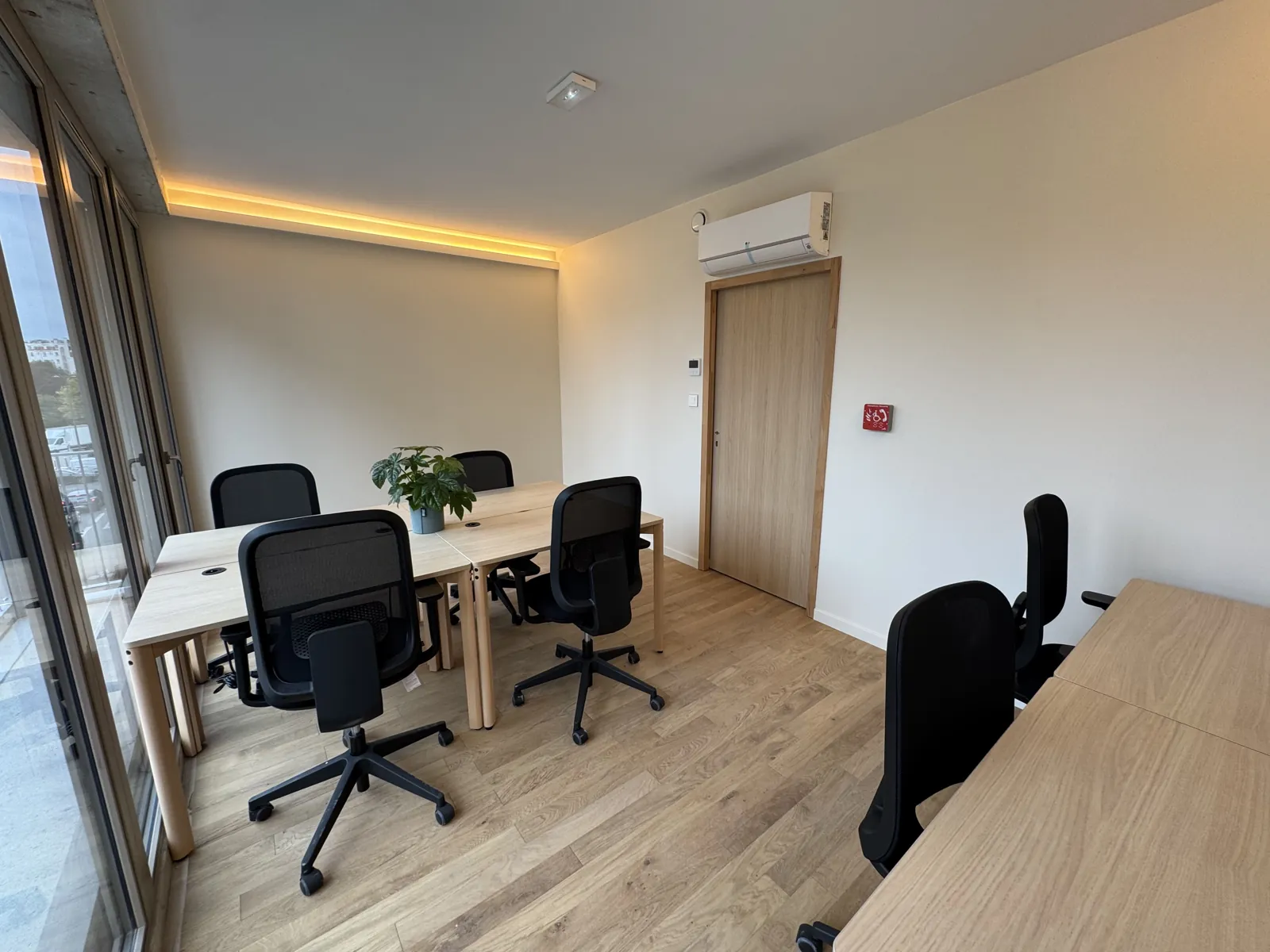 Bureau privé 5 postes - Montrouge (République)