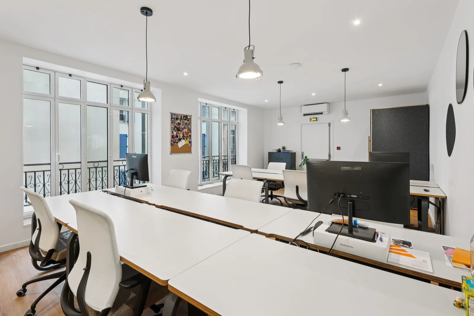 Bureau indépendant 18 postes 583 EUR/poste à Rue du Faubourg