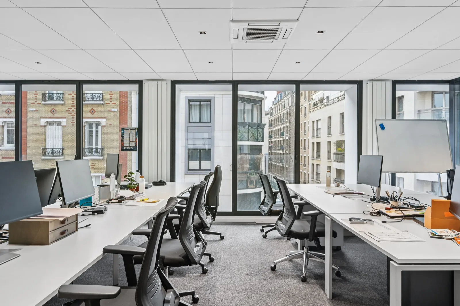 Bureau indépendant 30 postes - Levallois-Perret