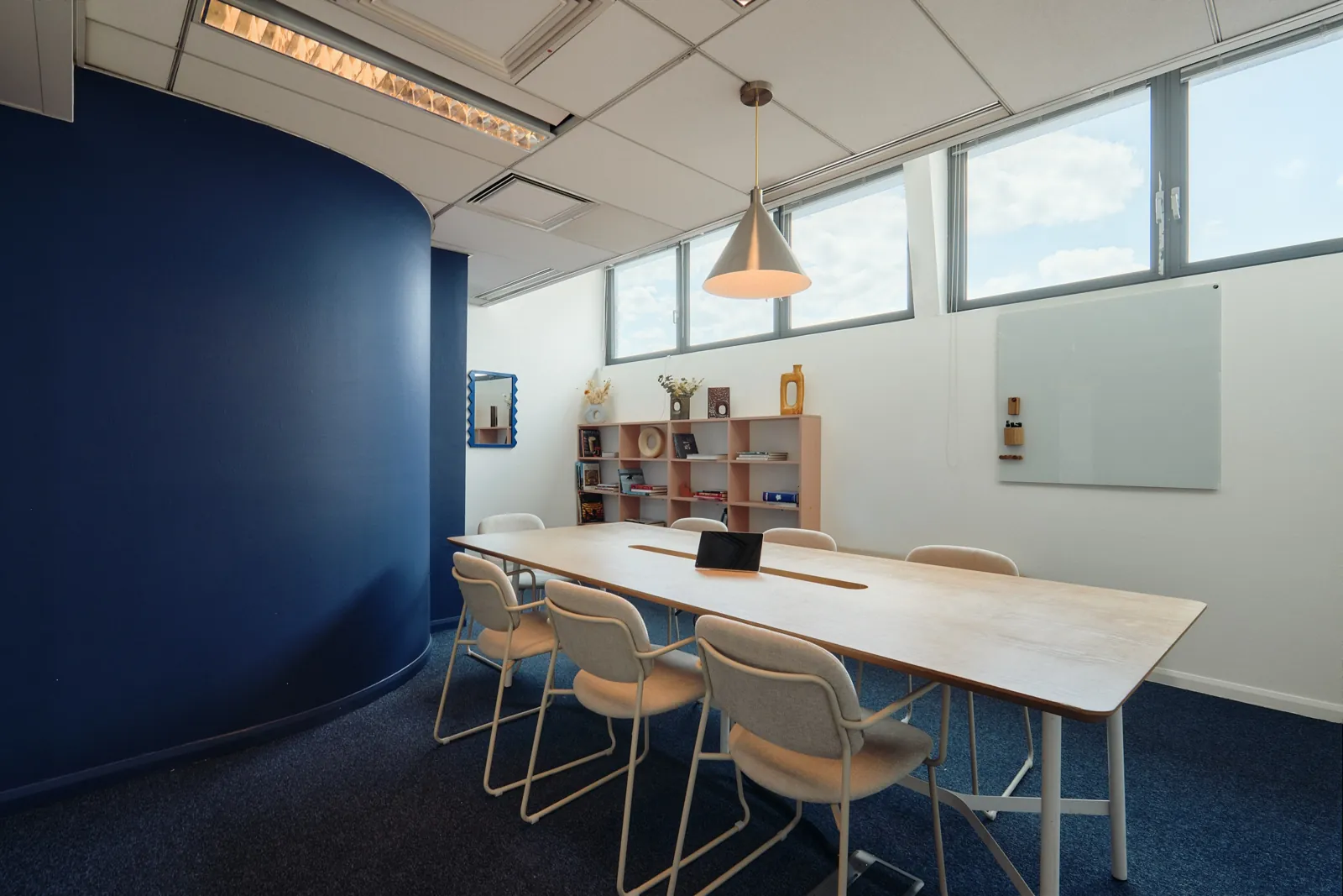 Bureau privé 16 postes - Paris 18e (Sofia)