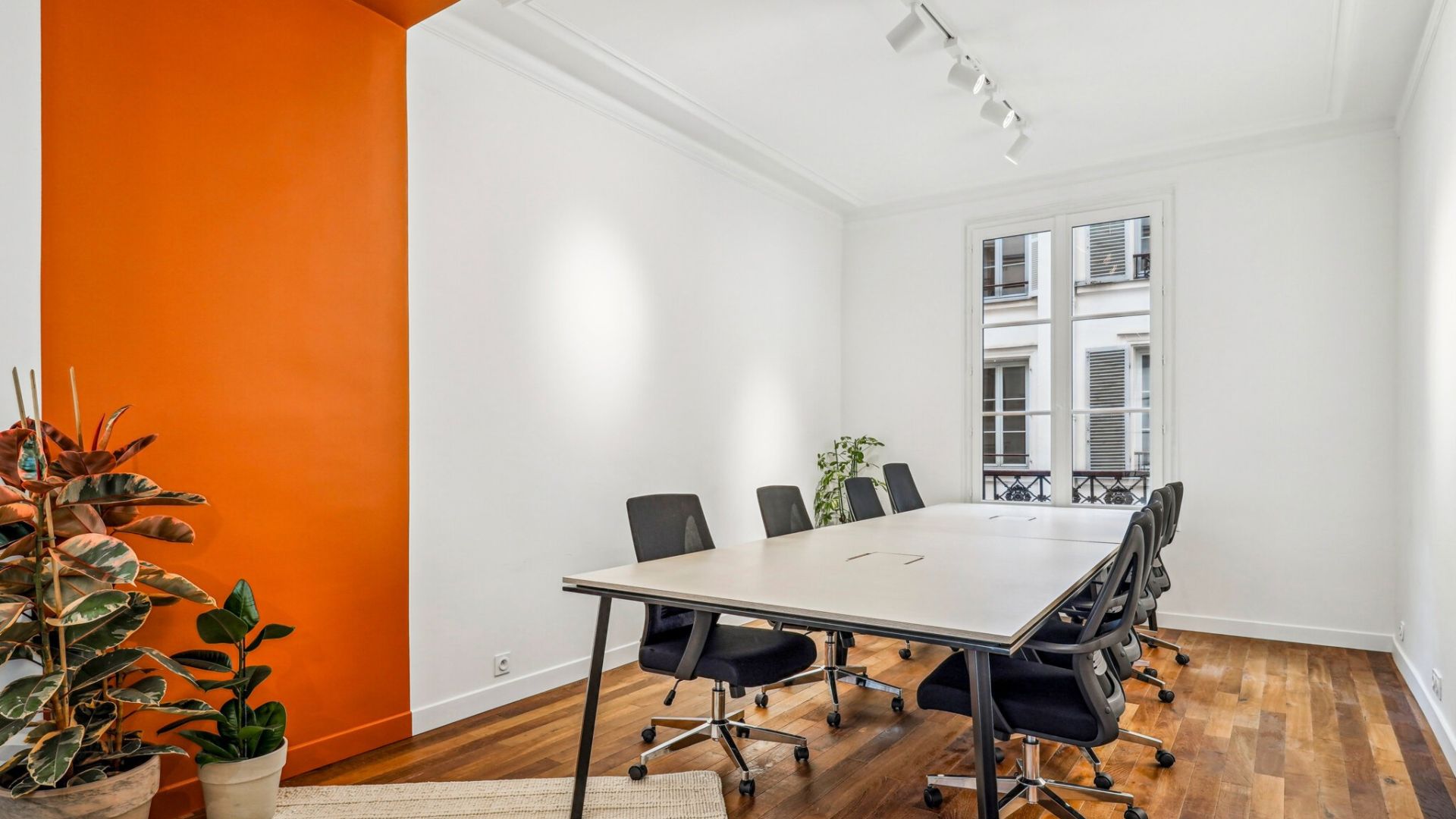 Bureau indépendant 24 postes - Paris 10e (Bonne Nouvelle)