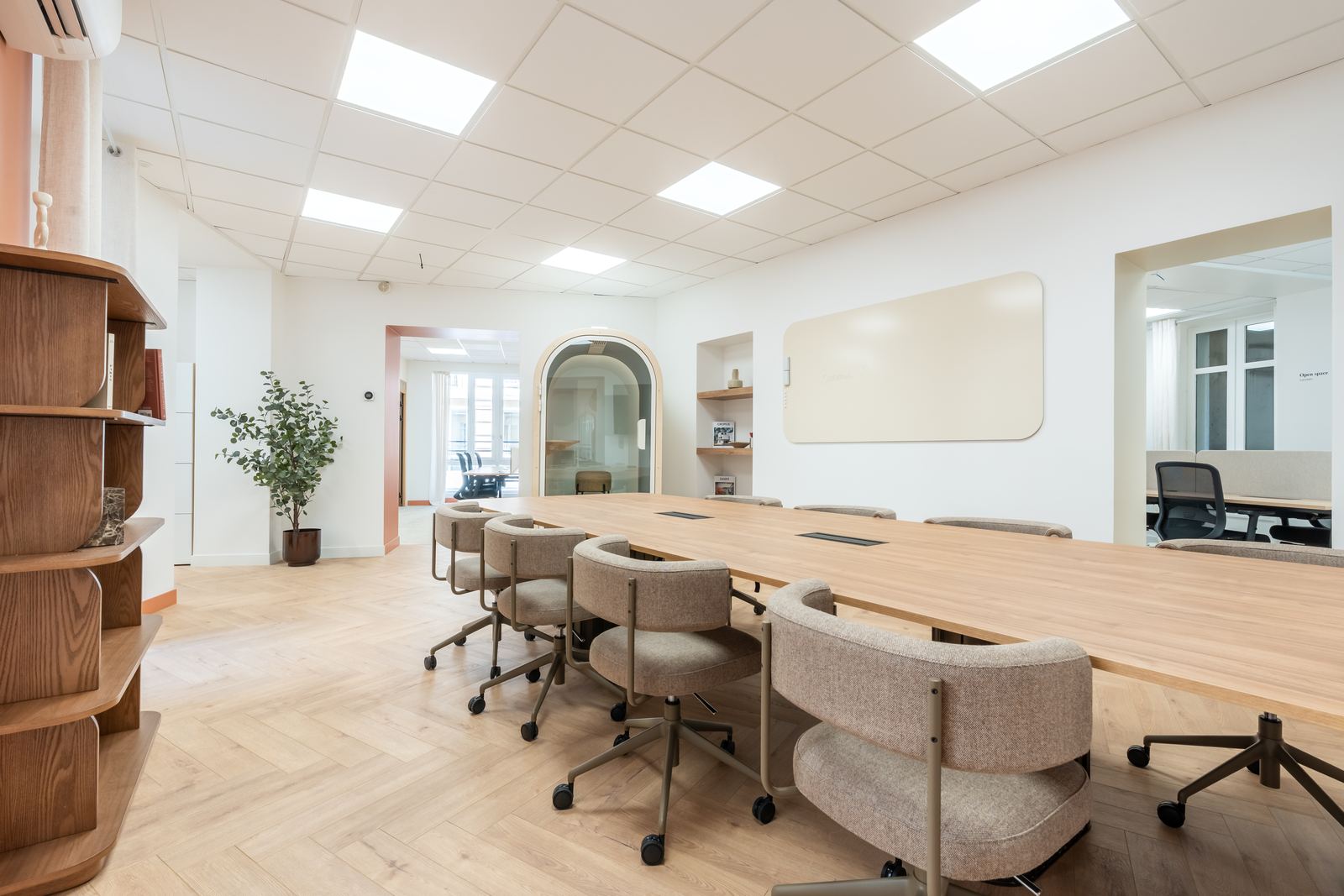 Bureau indépendant 33 postes - Paris 2e (Montmartre)