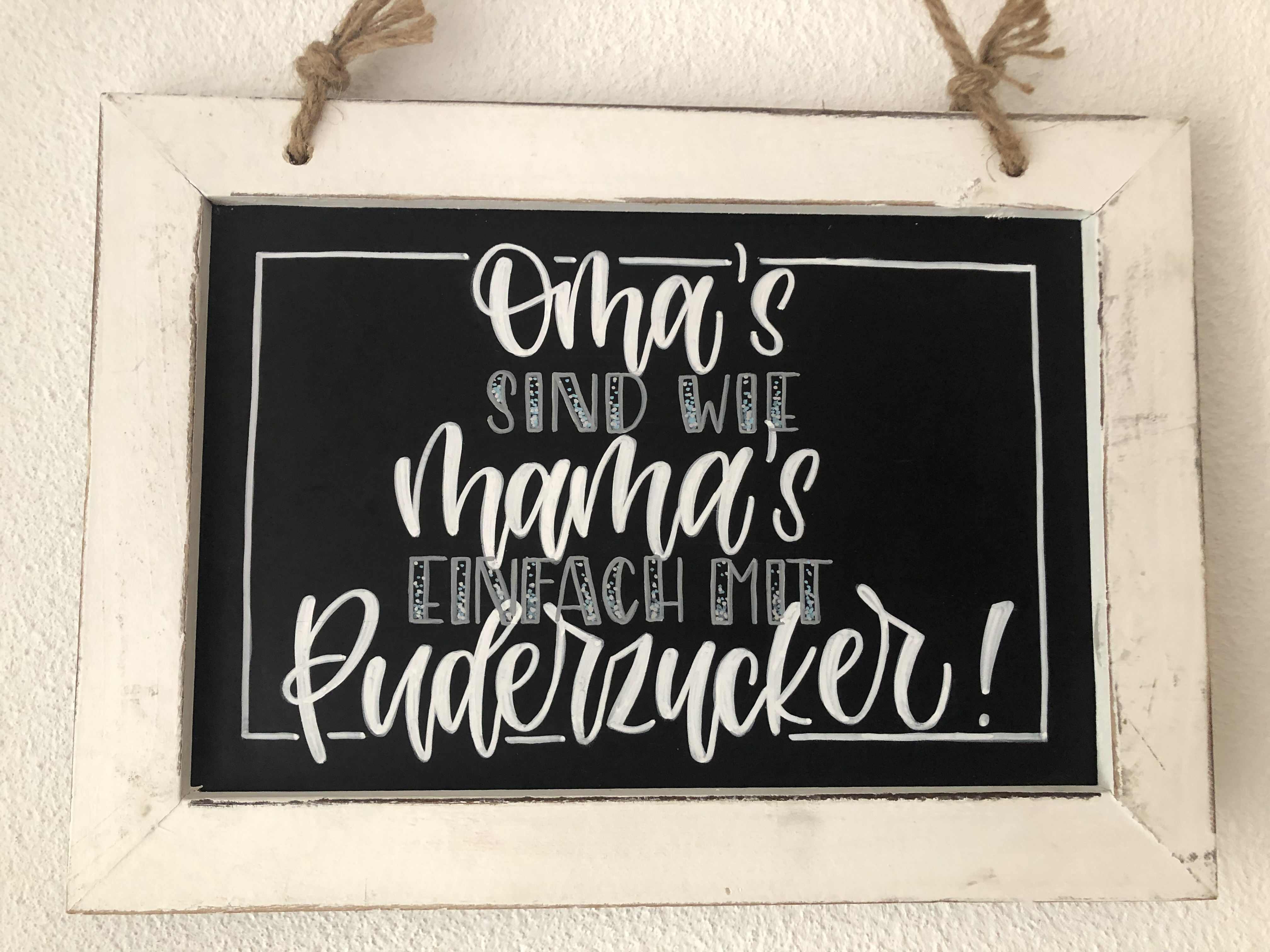 Omas sind wie Mamas, einfach mit Puderzucker