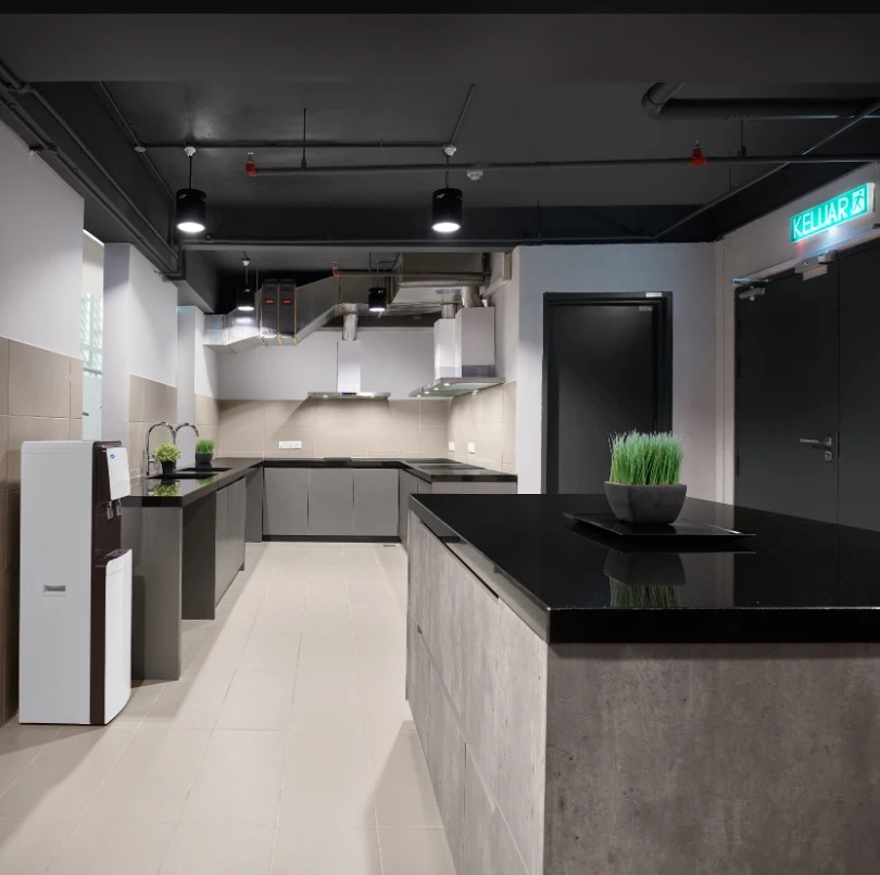 Before refurbishment at the Ruemz kitchen