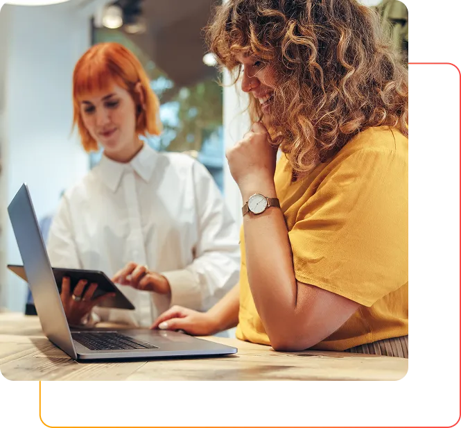 Mulher usando o notebook