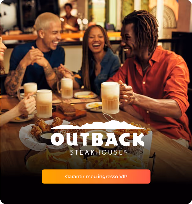 Família comendo no outback