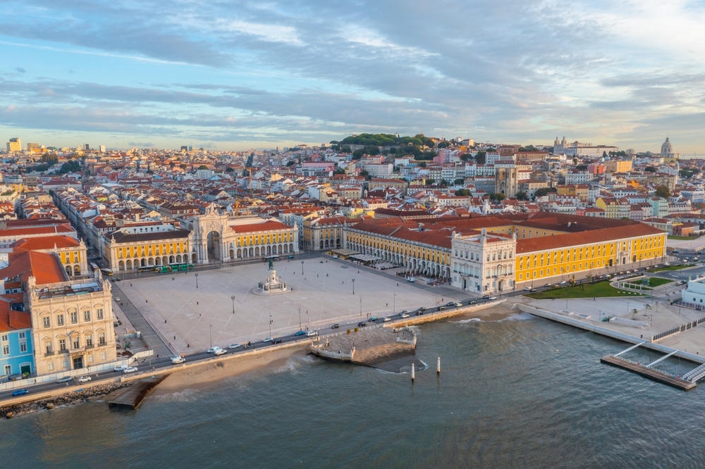 Fitch upgrades Portugal’s outlook to ‘Positive’, reinforcing investor confidence