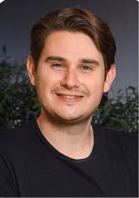 Porträt von Cesar de Sousa Freitas, Co-CEO bei limehome, Kunde von deeploi
