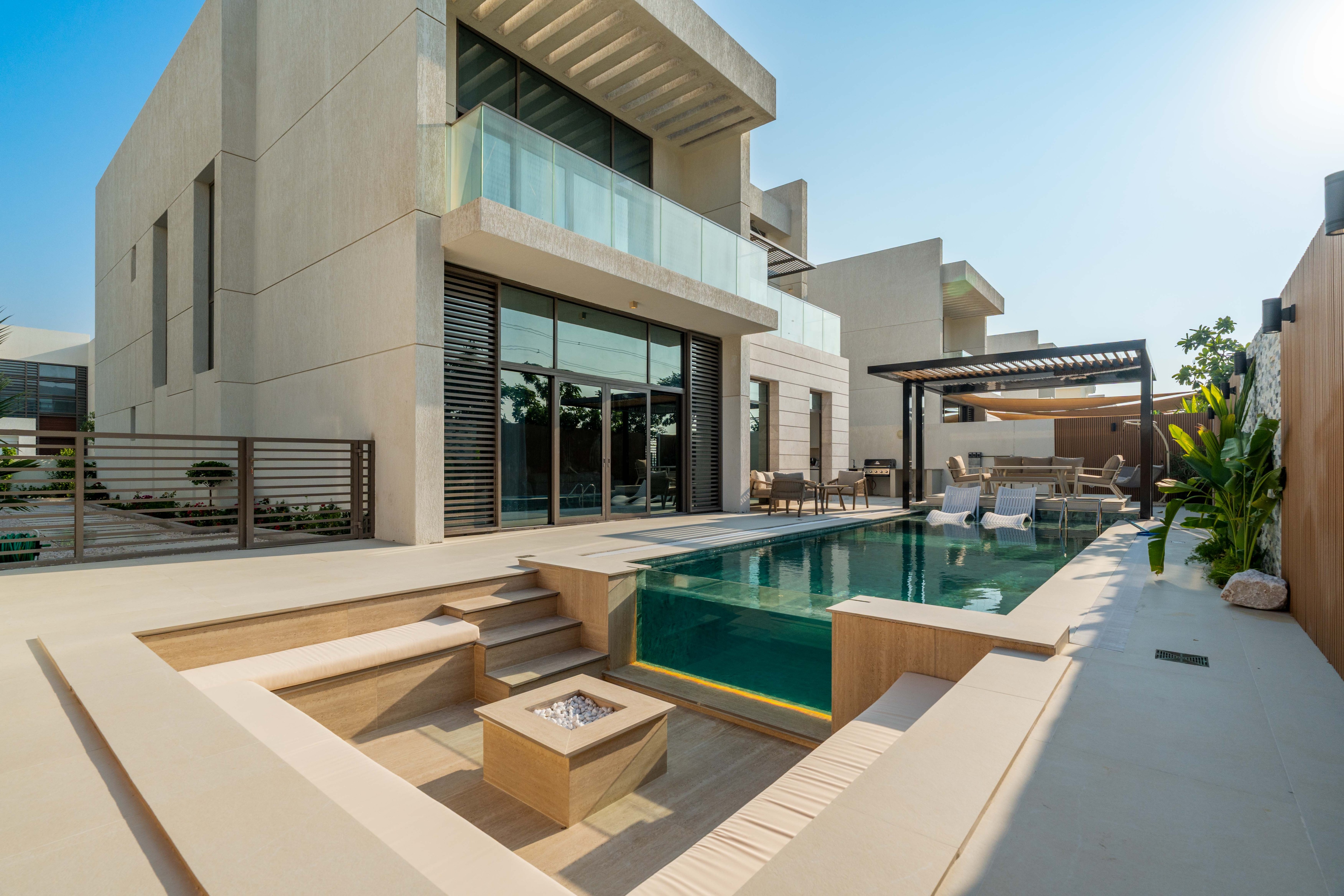 holiday home management dubai