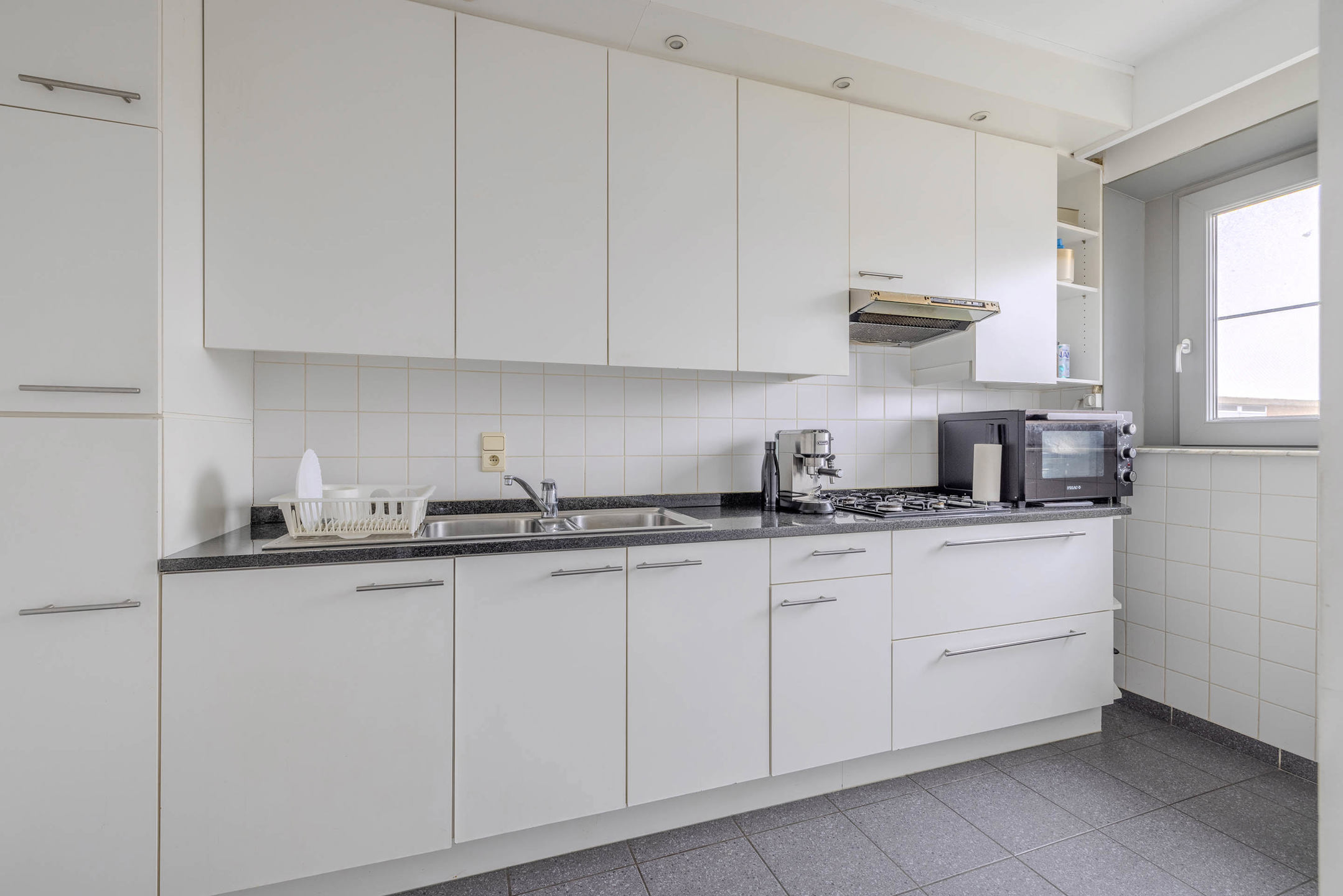 Ruim dakappartement met 2 slaapkamers en garagebox!