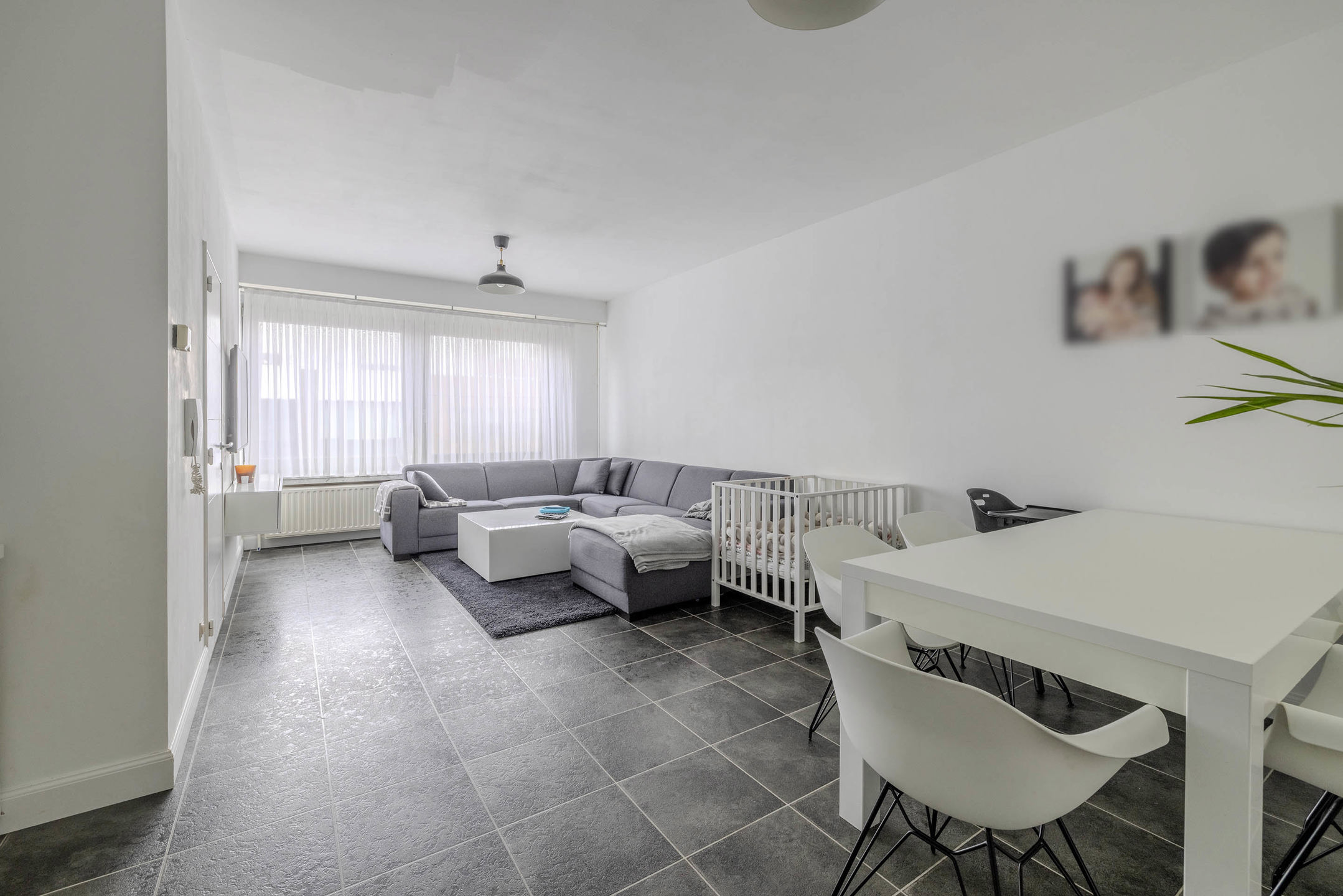 Ruim dakappartement met 2 slaapkamers en garagebox!