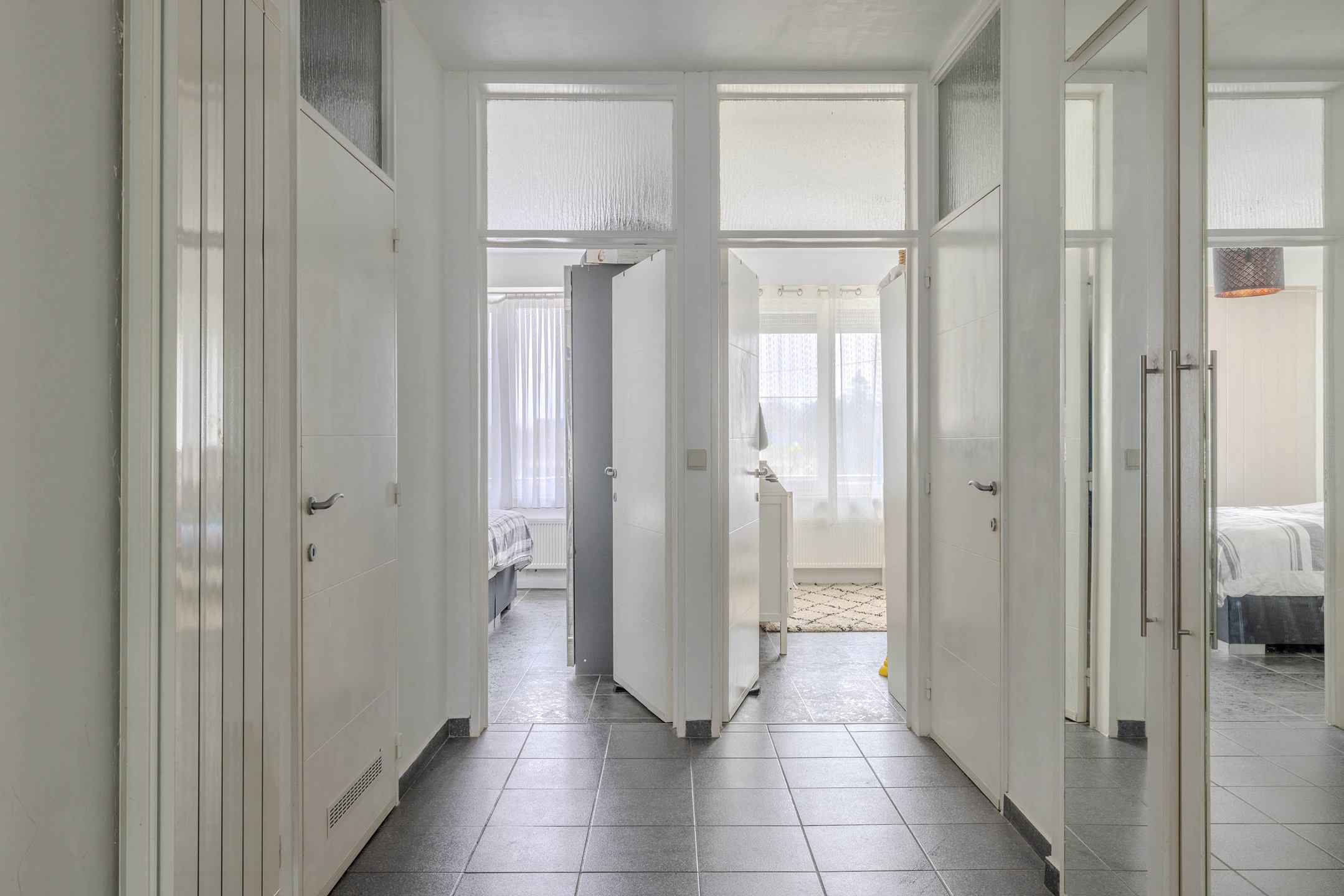 Ruim dakappartement met 2 slaapkamers en garagebox!