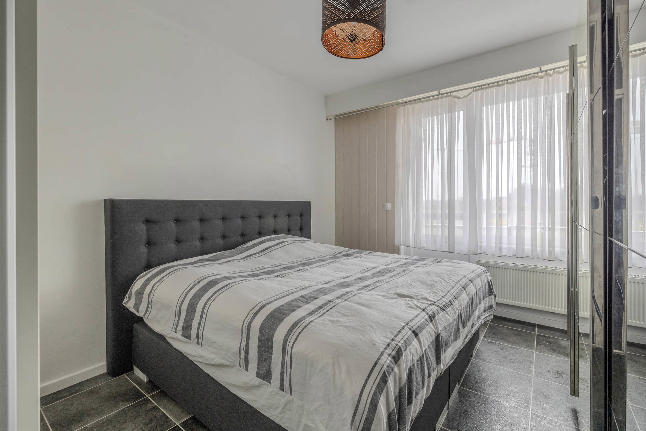 Ruim dakappartement met 2 slaapkamers en garagebox!