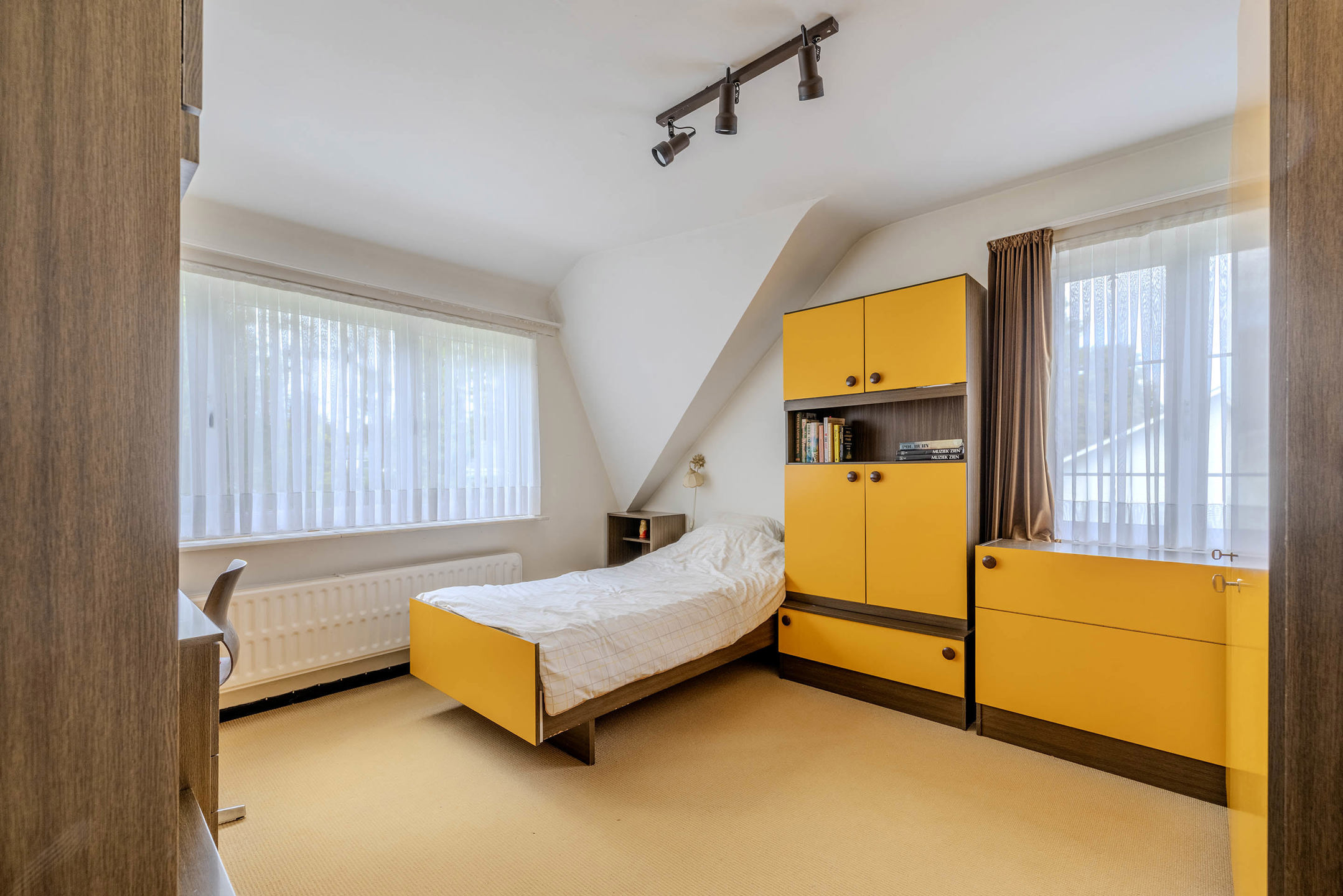 Instapklare woning op mooi villaperceel van 1.500 m²!