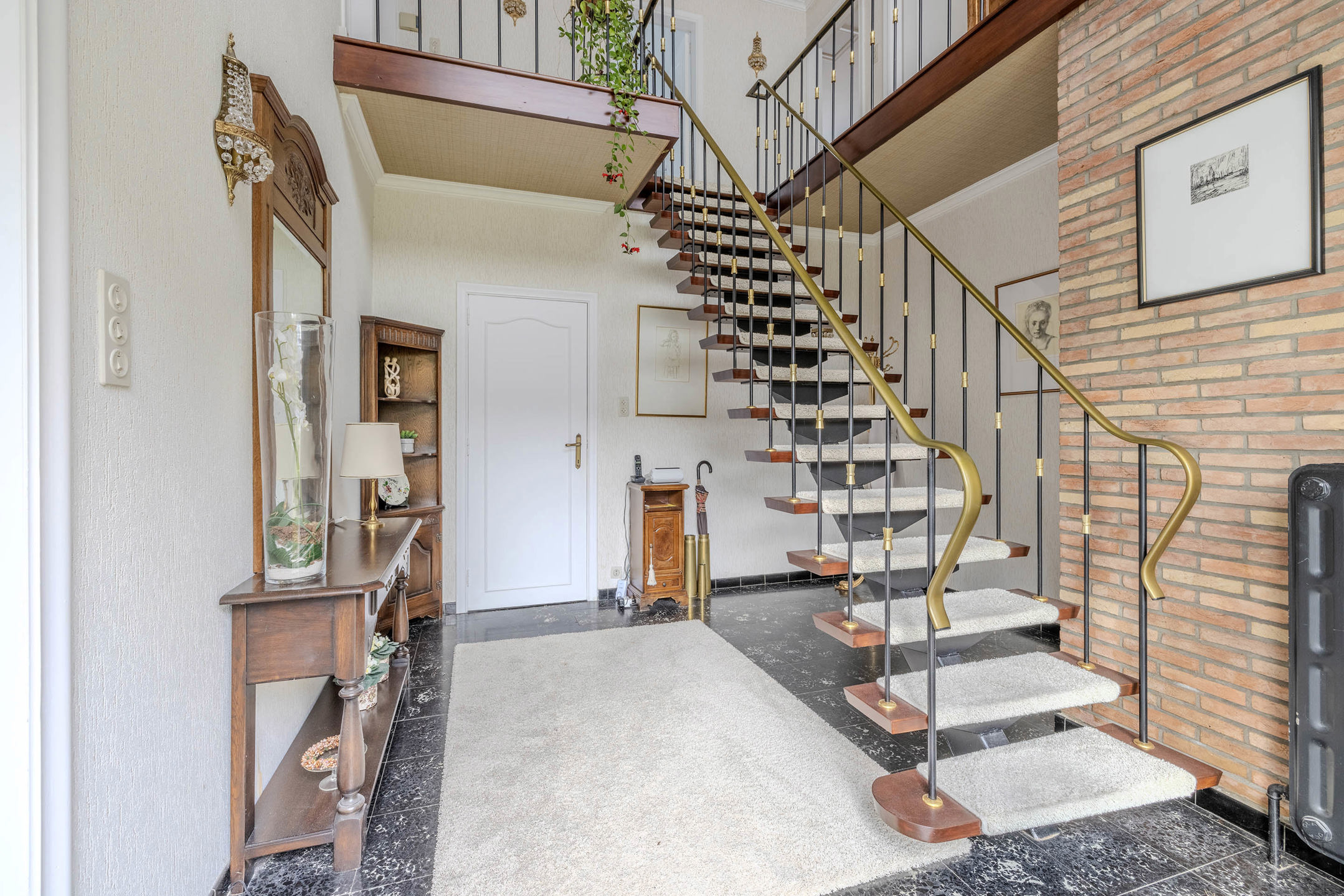 Instapklare woning op mooi villaperceel van 1.500 m²!