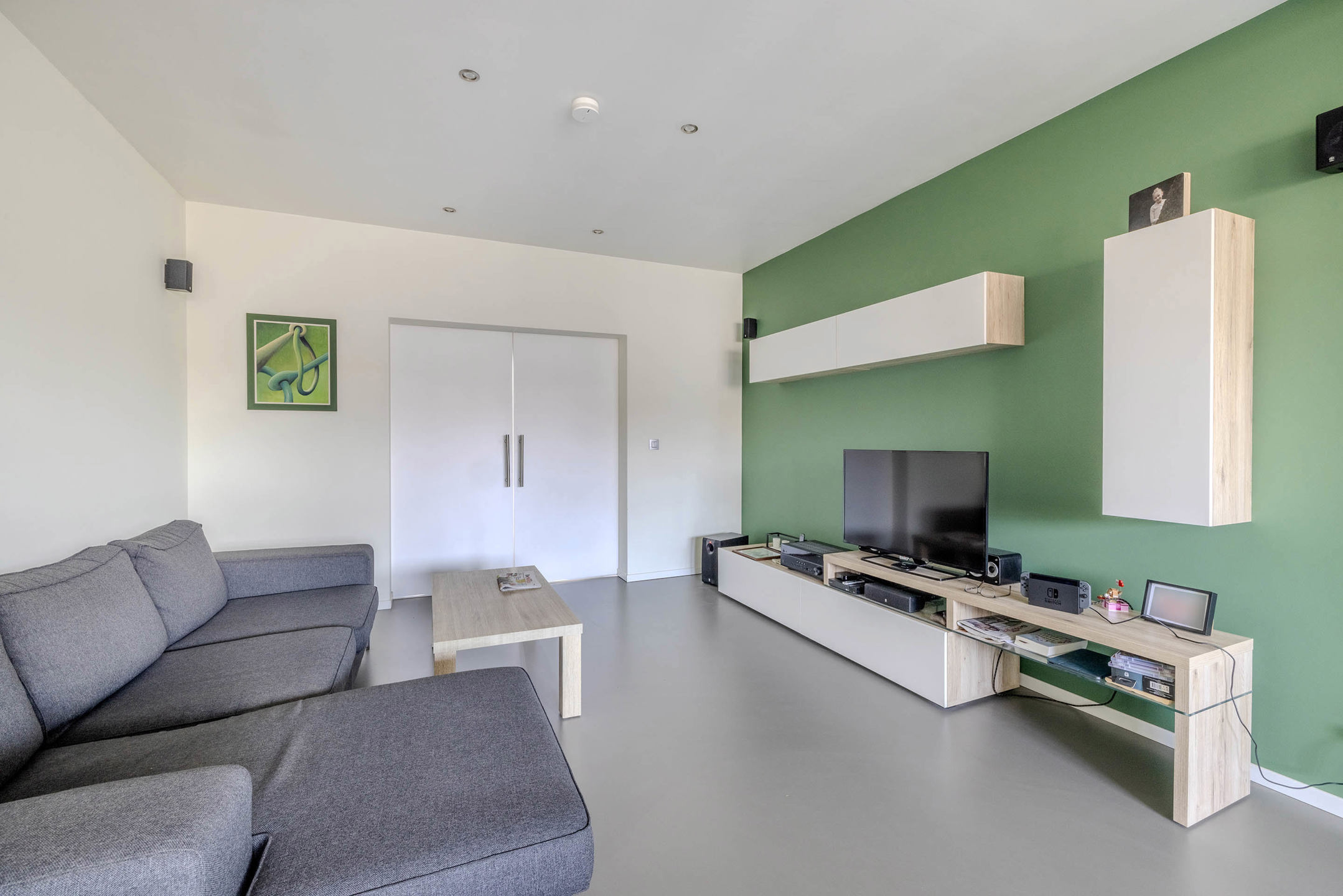 Mooi gerenoveerd dakappartement van 77 m² in Merksem!