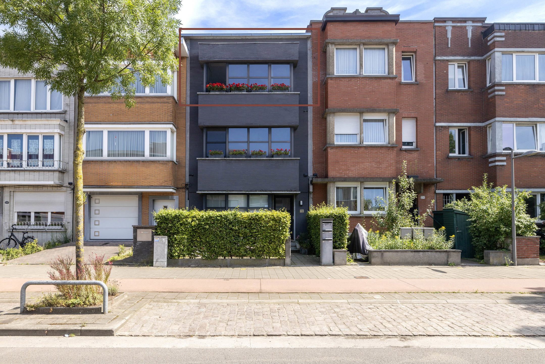 Mooi gerenoveerd dakappartement van 77 m² in Merksem!