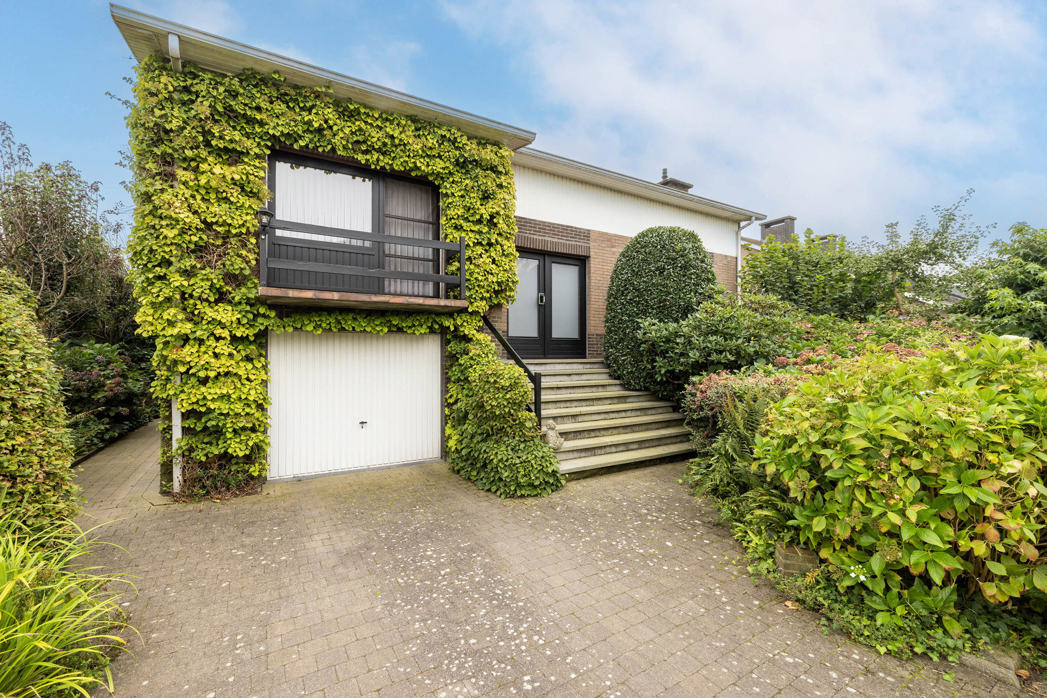 Prachtig groen omgeven woning met 3 slaapkamers op 1.165m²