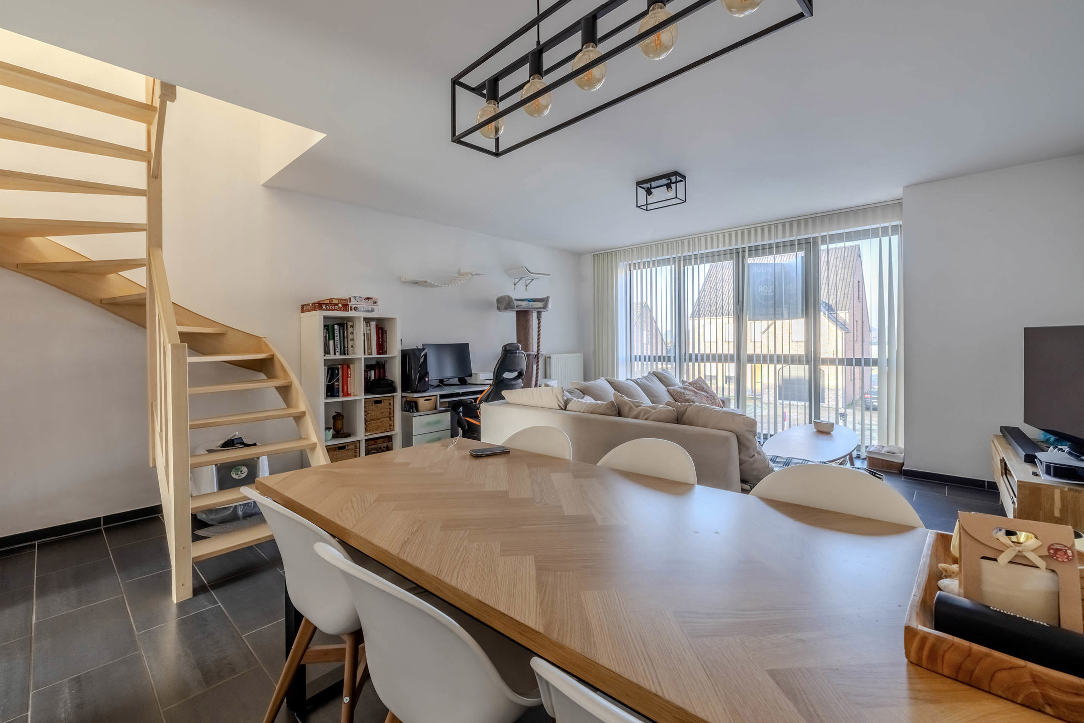 Duplex met terras en staanplaats