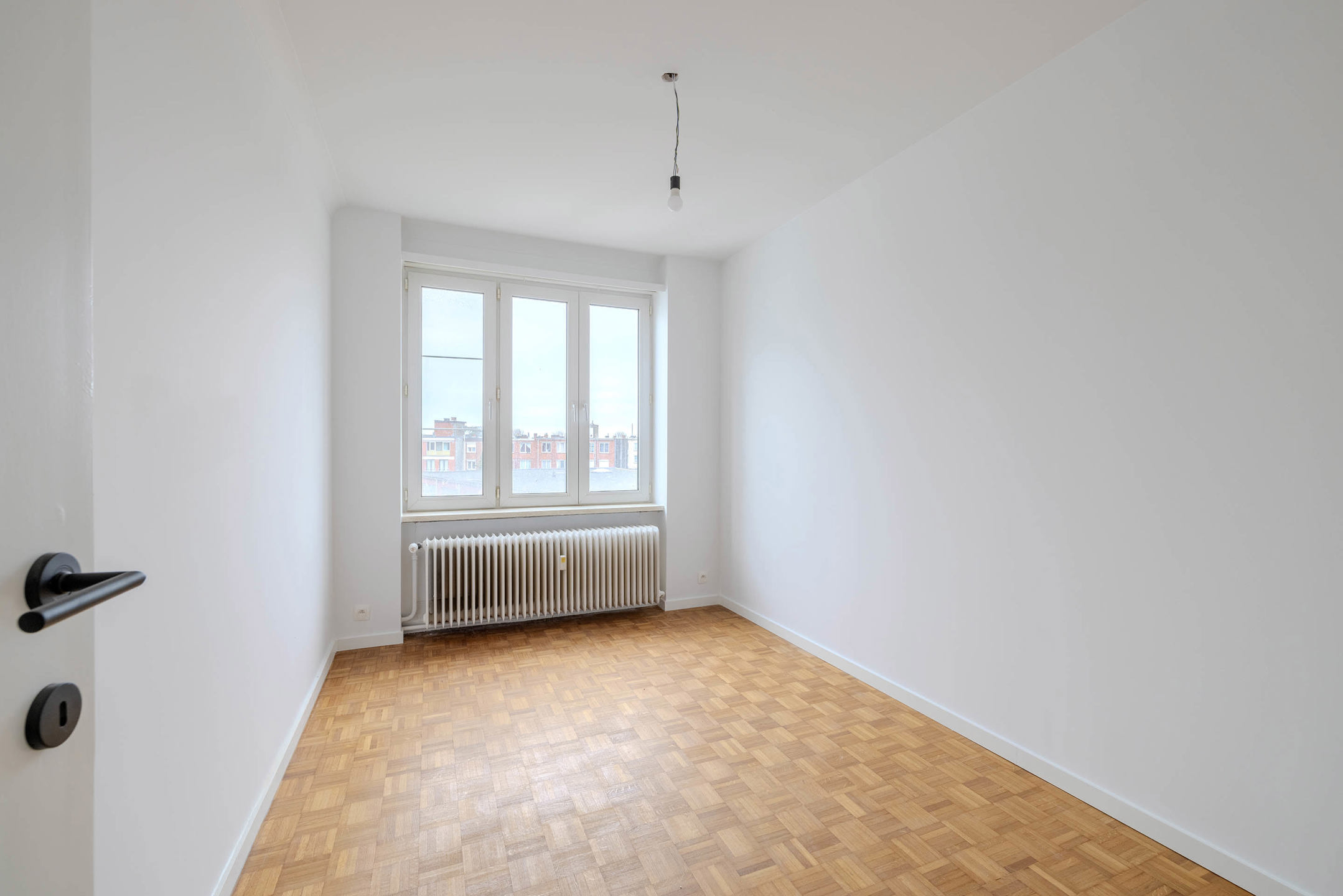 Volledig gerenoveerd appartement met 2 slaapkamers in Deurne!