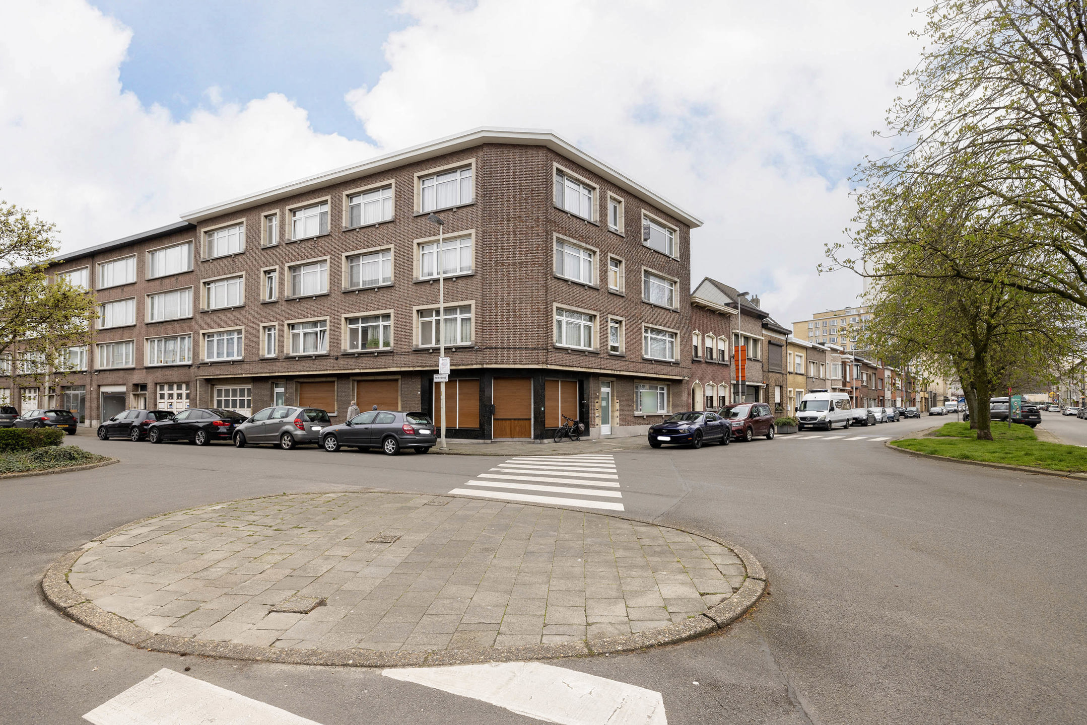 Volledig gerenoveerd appartement met 2 slaapkamers in Deurne!