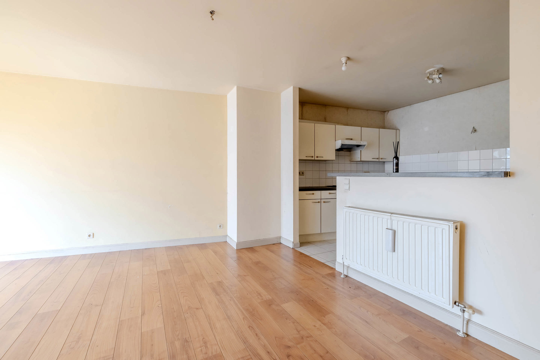 Gelijkvloers appartement met 1 slaapkamer en garage!