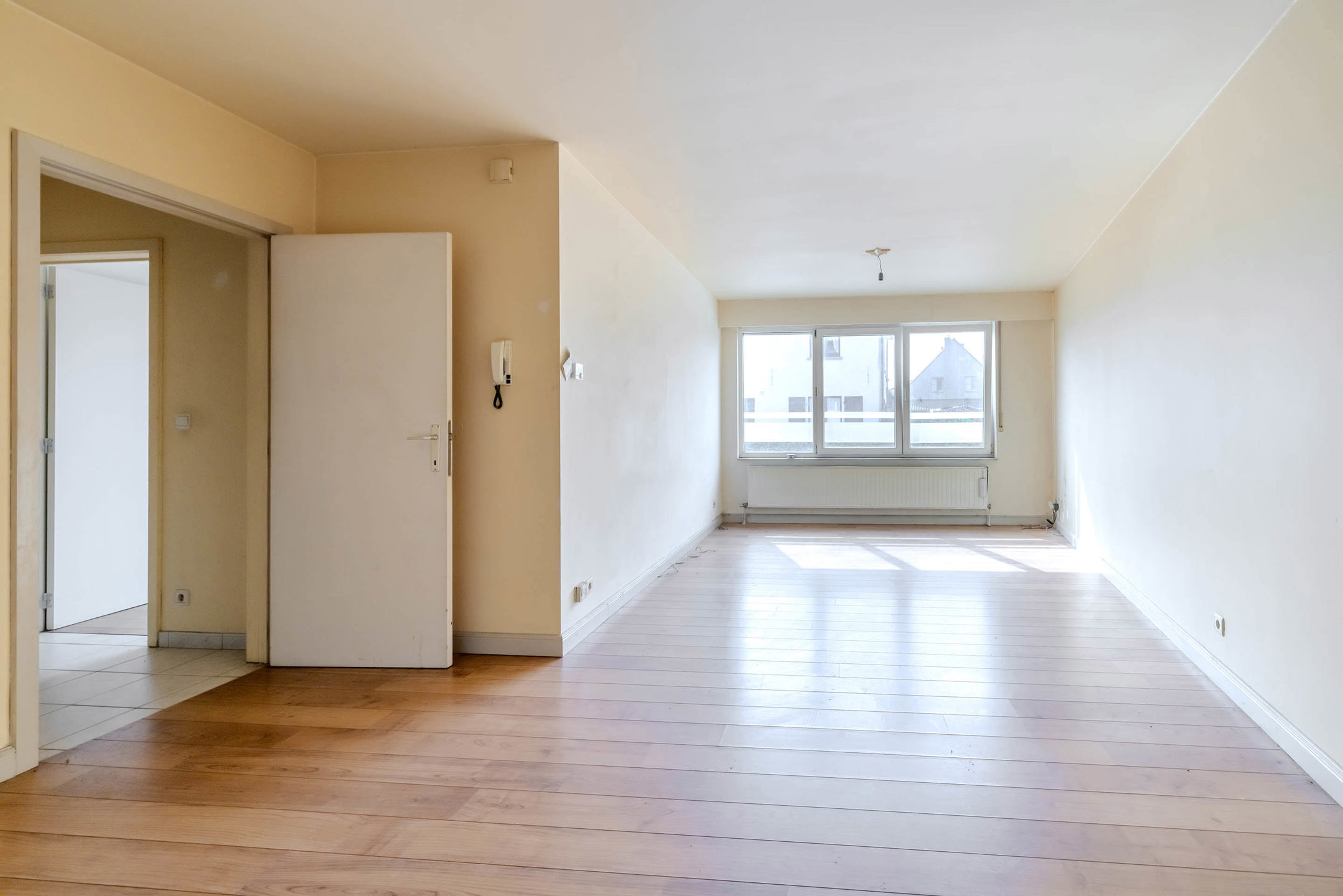 Gelijkvloers appartement met 1 slaapkamer en garage!