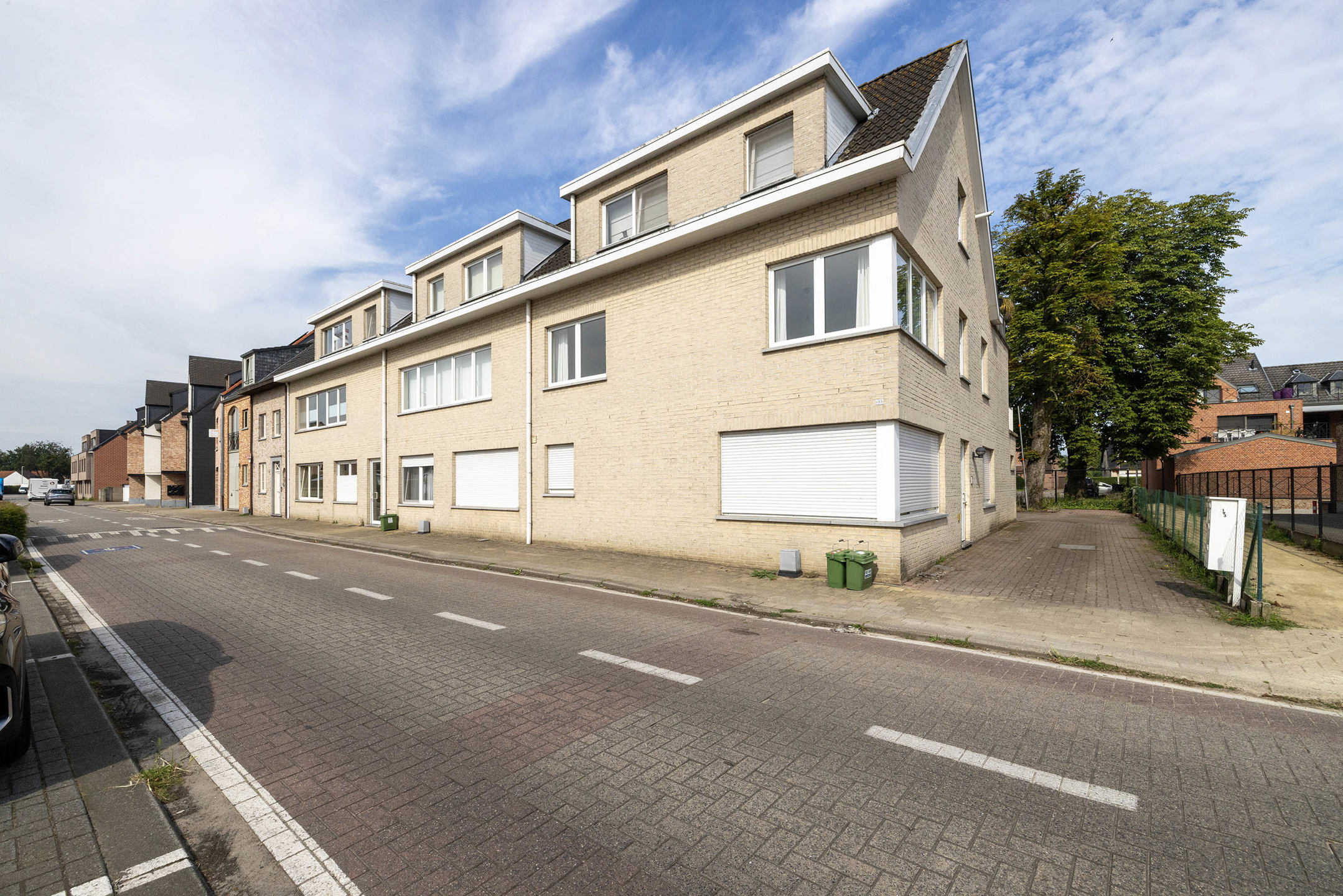 Gelijkvloers appartement met 1 slaapkamer en garage!