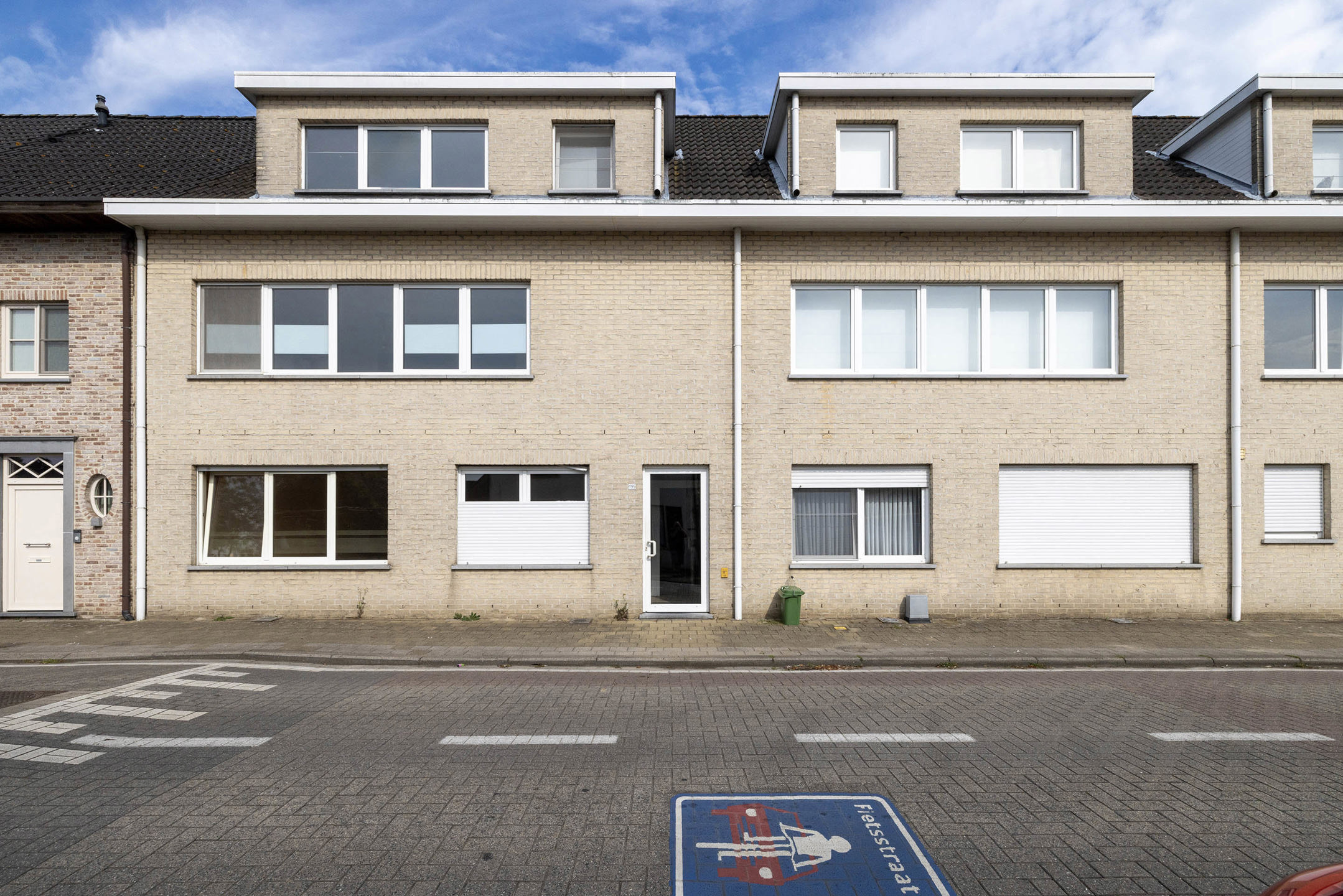 Gelijkvloers appartement met 1 slaapkamer en garage!