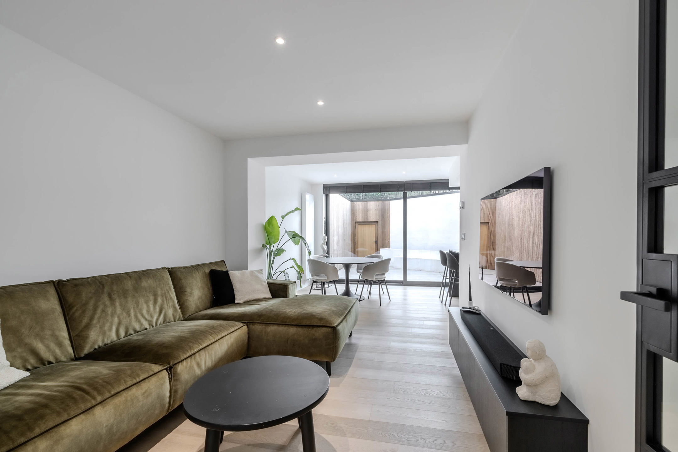 High-end afgewerkt gelijkvloers appartement met prachtig terras