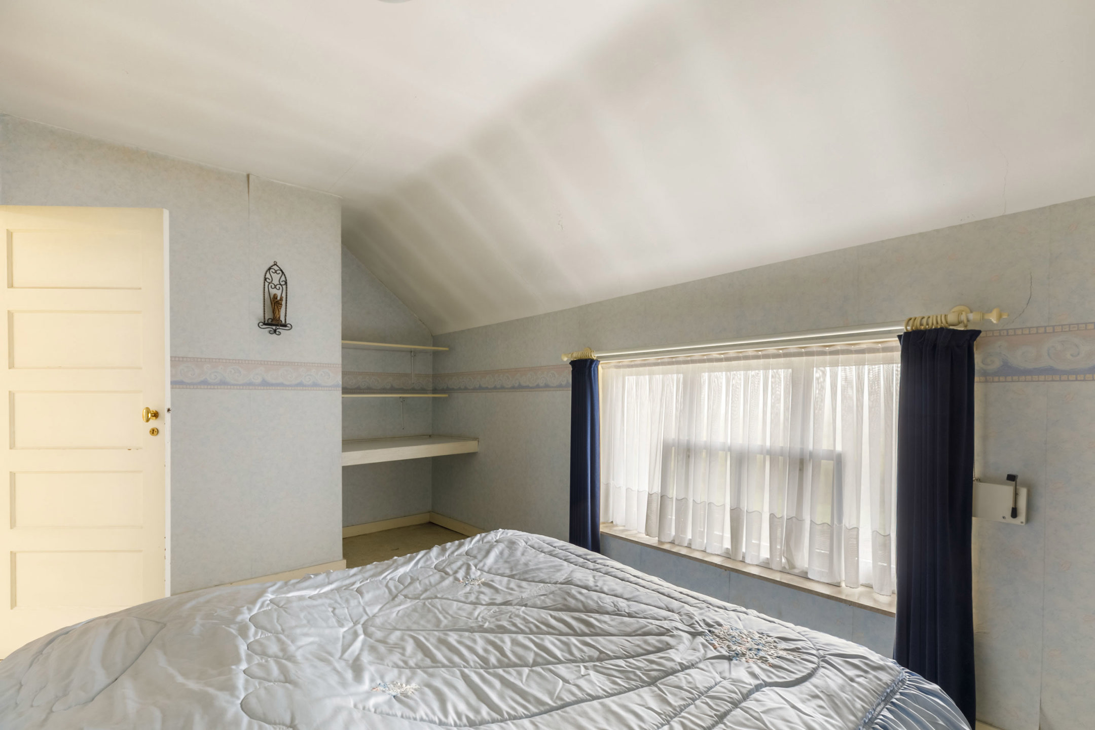 Halfopen te renoveren woning in Westmalle op 381 m² met vrij zicht!