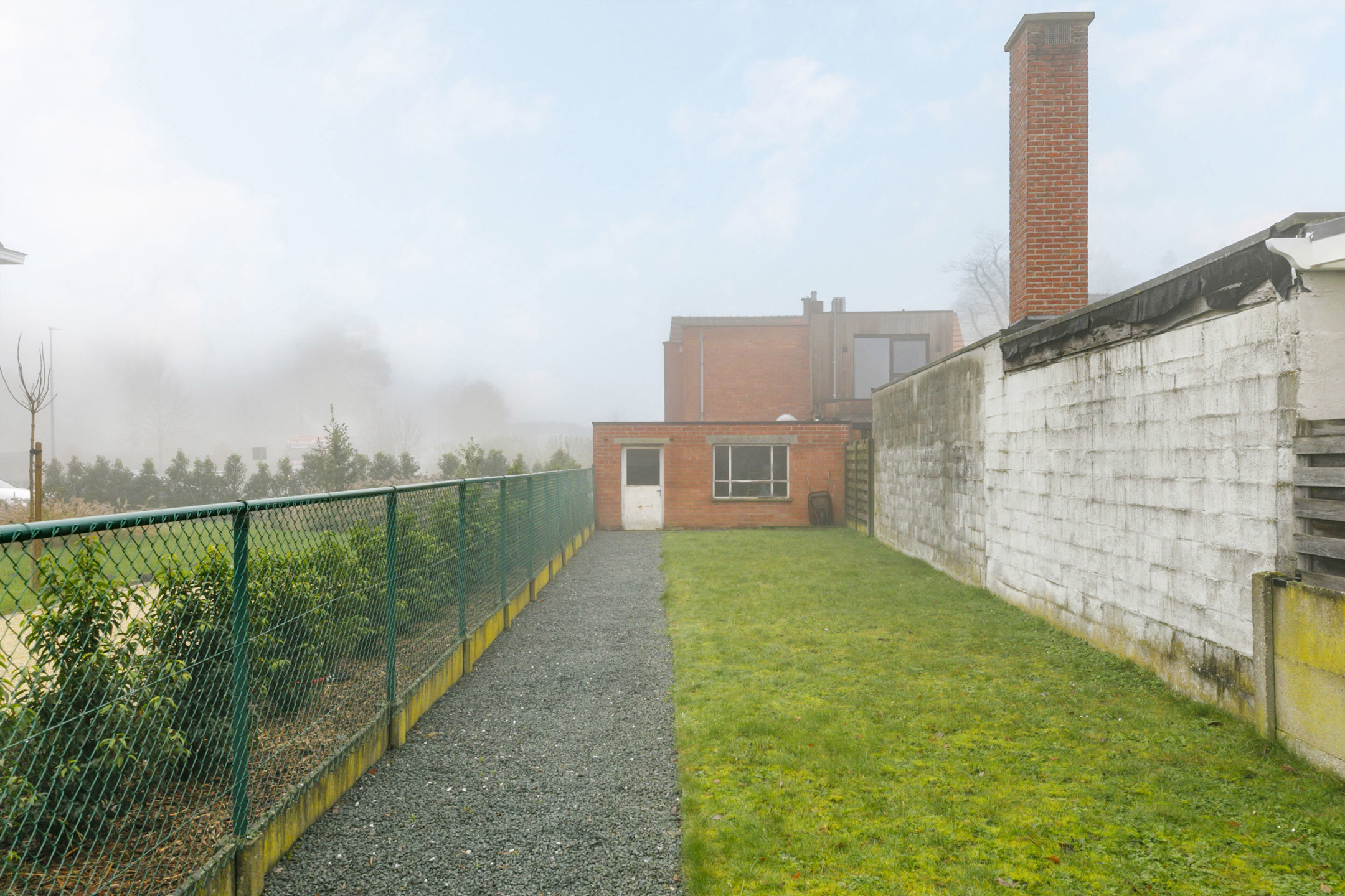 Halfopen te renoveren woning in Westmalle op 381 m² met vrij zicht!