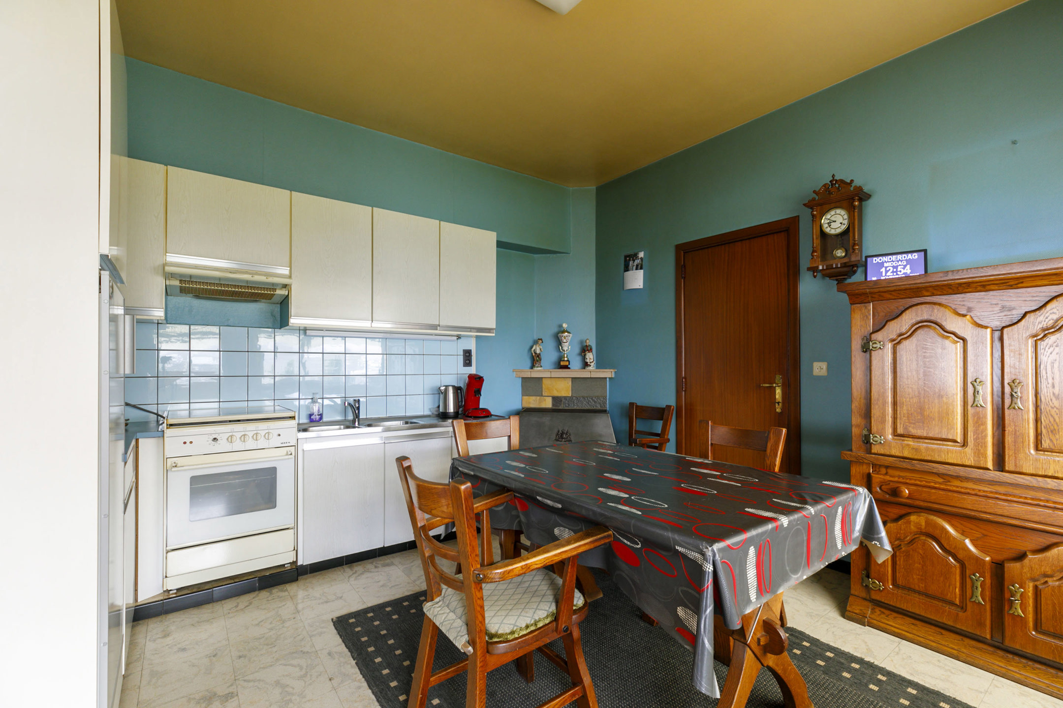 Halfopen te renoveren woning in Westmalle op 381 m² met vrij zicht!
