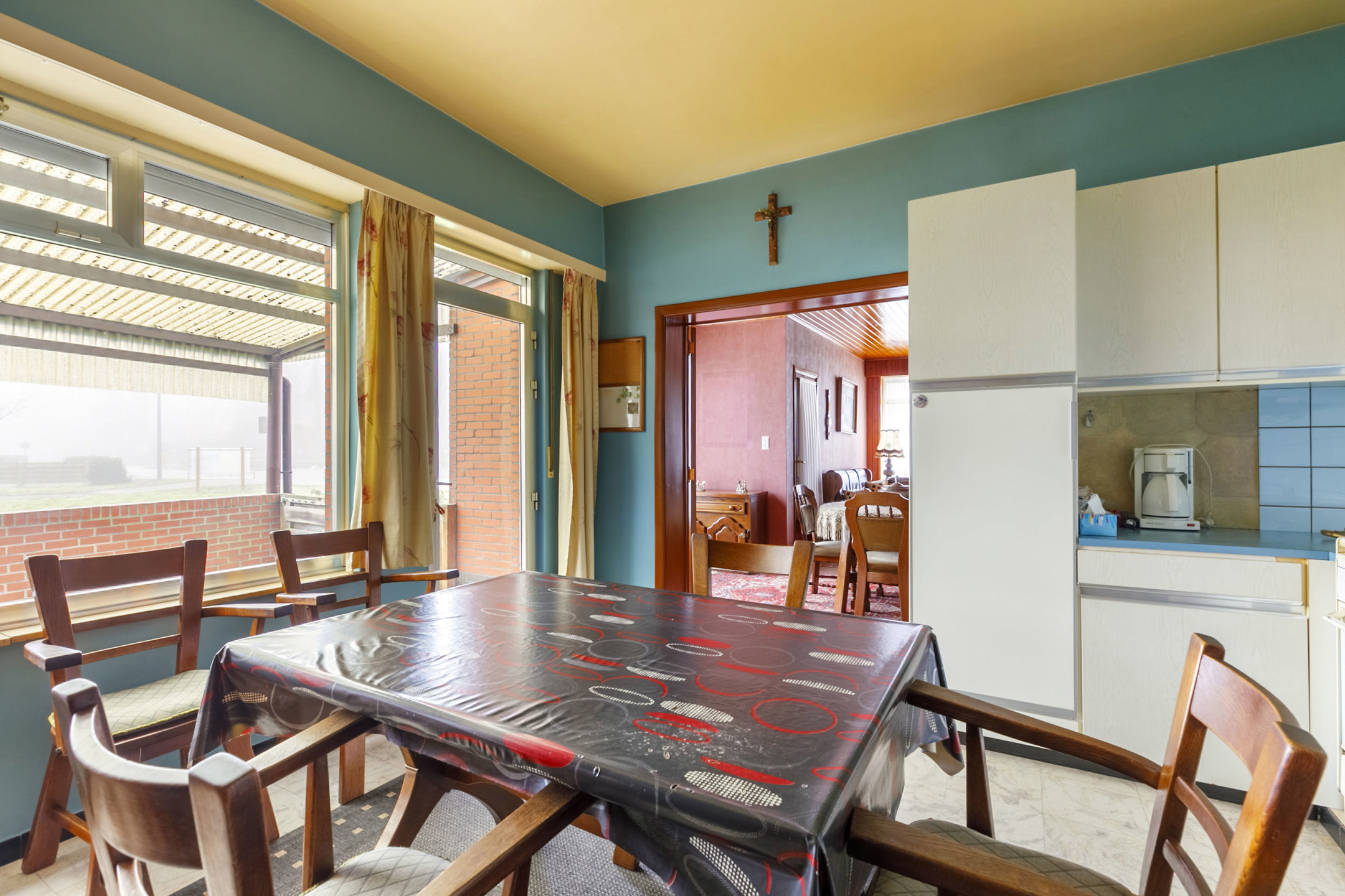 Halfopen te renoveren woning in Westmalle op 381 m² met vrij zicht!