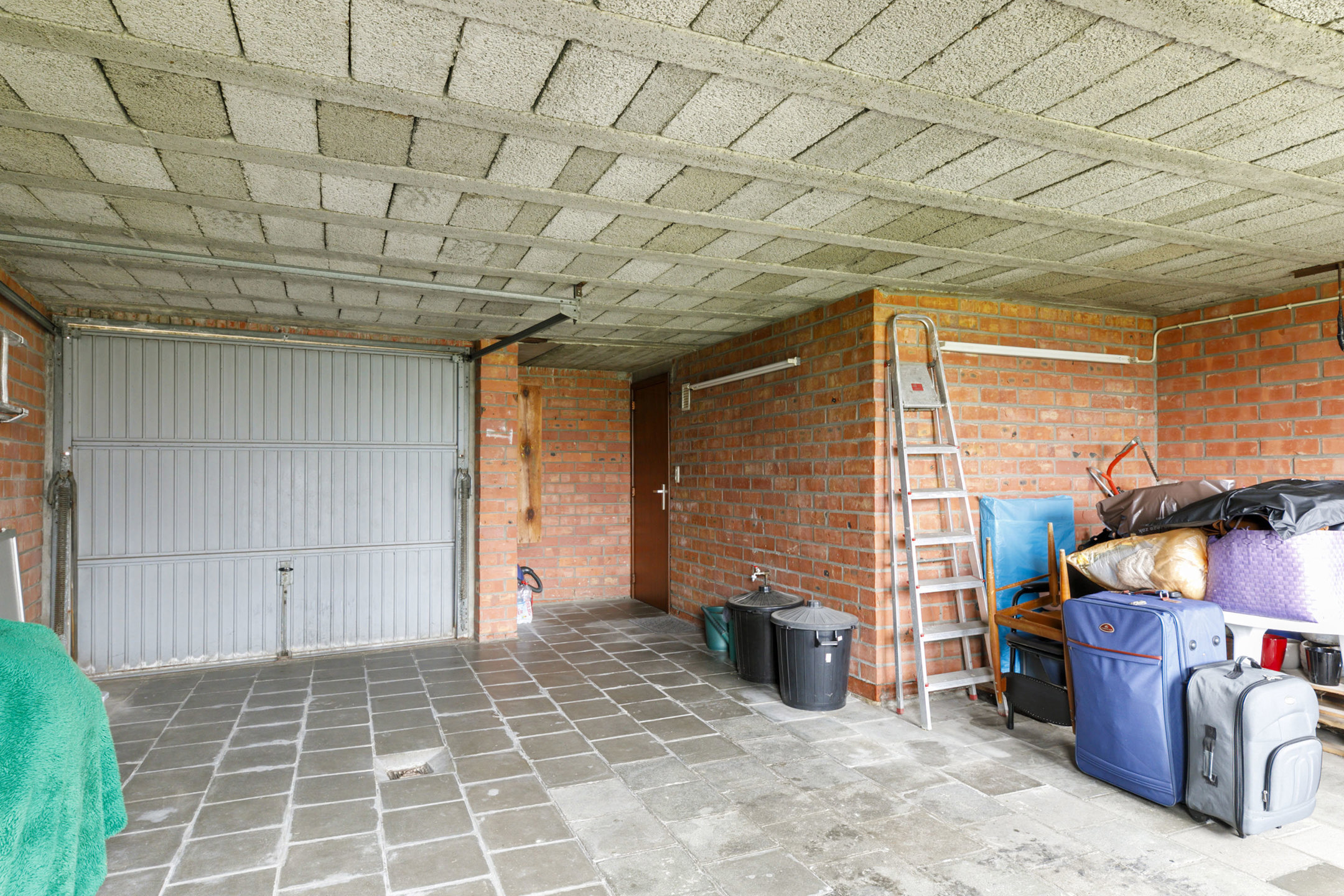 Halfopen te renoveren woning in Westmalle op 381 m² met vrij zicht!