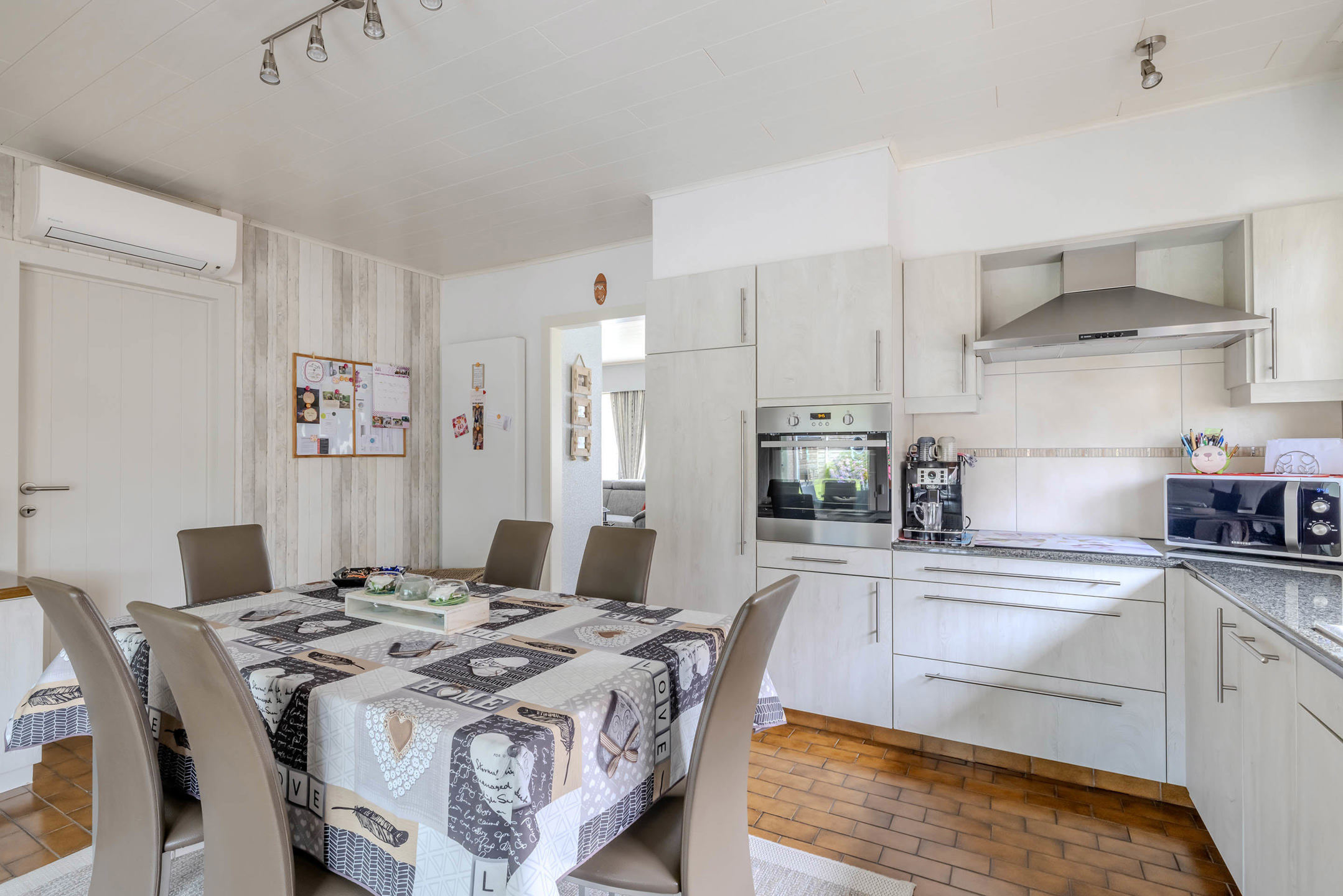 Mooie vrijstaande woning op 800 m² met bijgebouw!